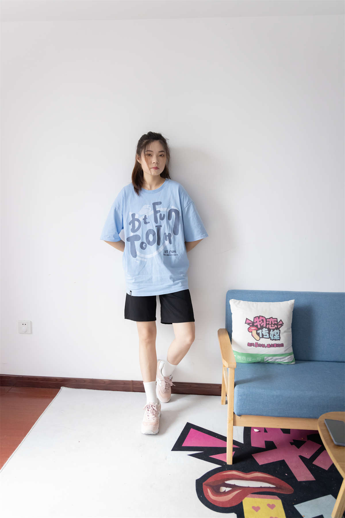 物恋传媒 NO.933 漾漾-落雨似花-日更街拍