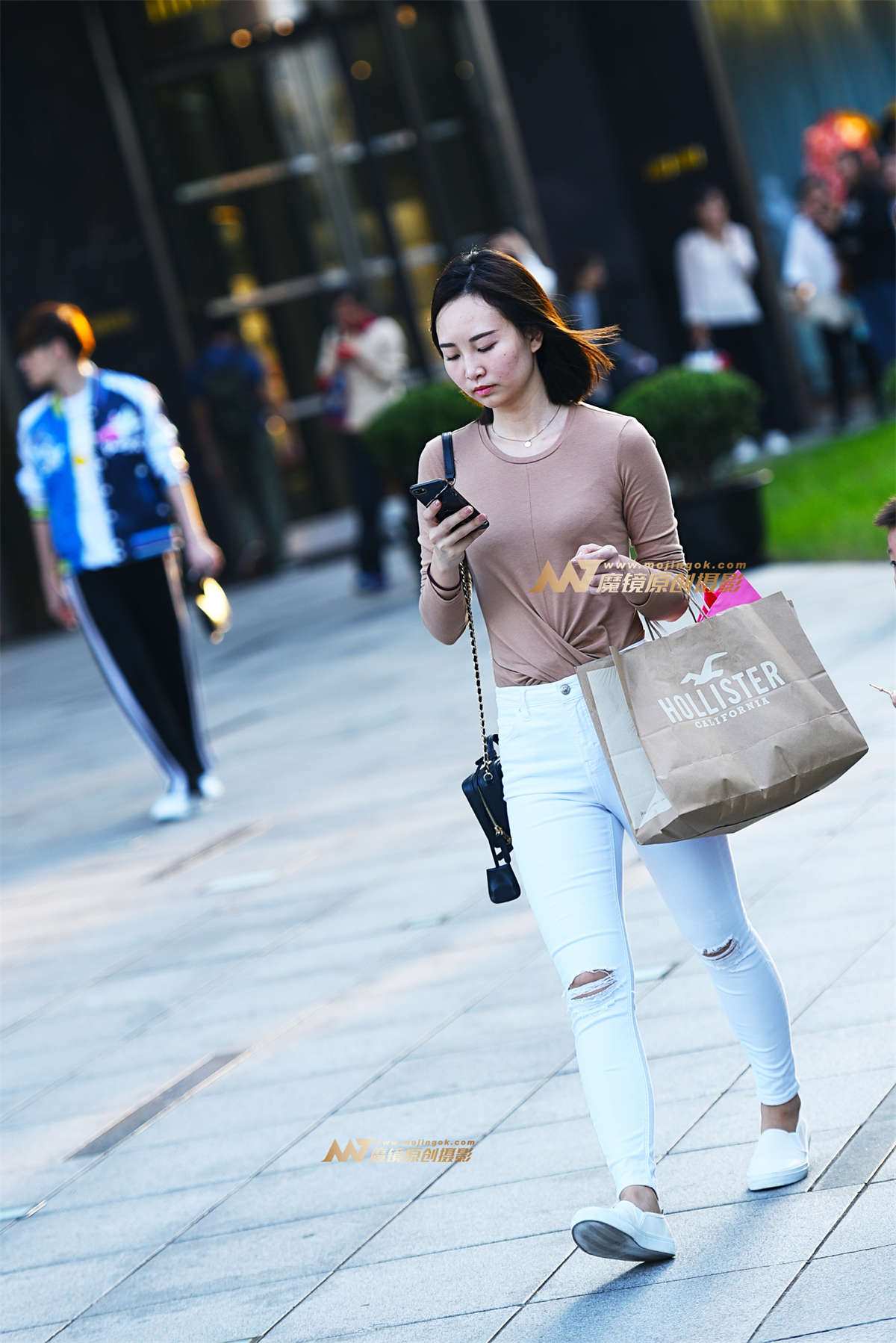 紧身白裤-日更街拍