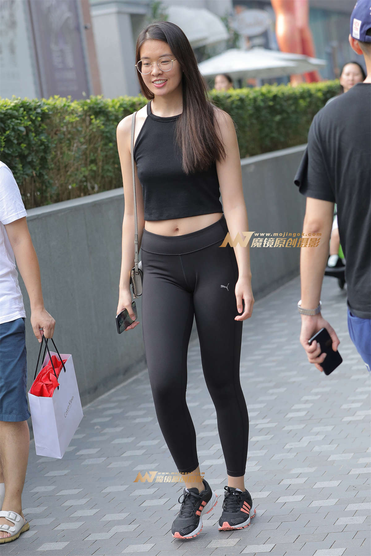【视觉冲击赛帖】真空小背心，健美裤MM-日更街拍