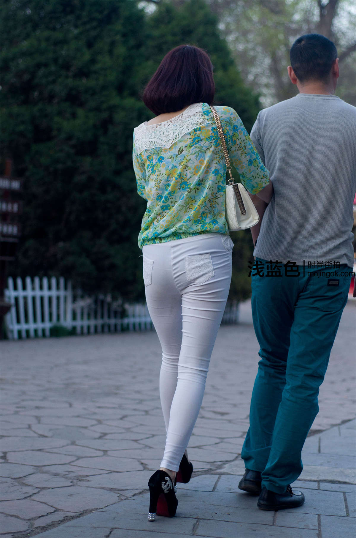 图片[2]-白裤 黑高（24p）-日更街拍