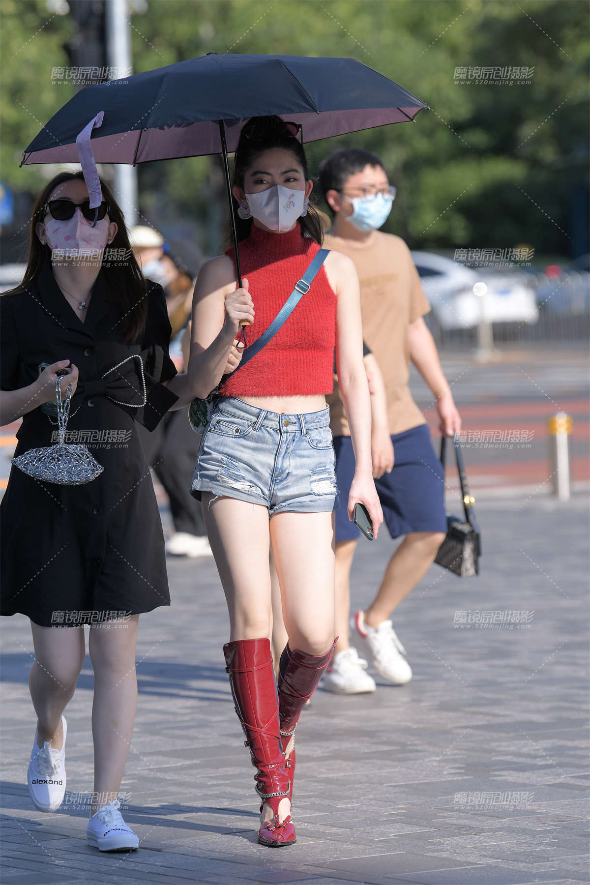 红皮靴美女-日更街拍
