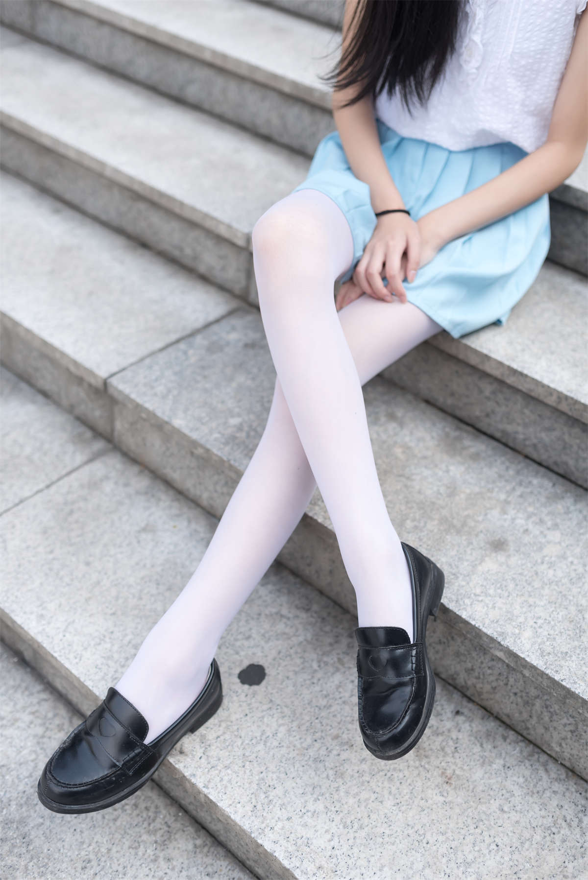 图片[2]-风之领域 NO.028 偶遇路边的白丝姐姐-日更街拍