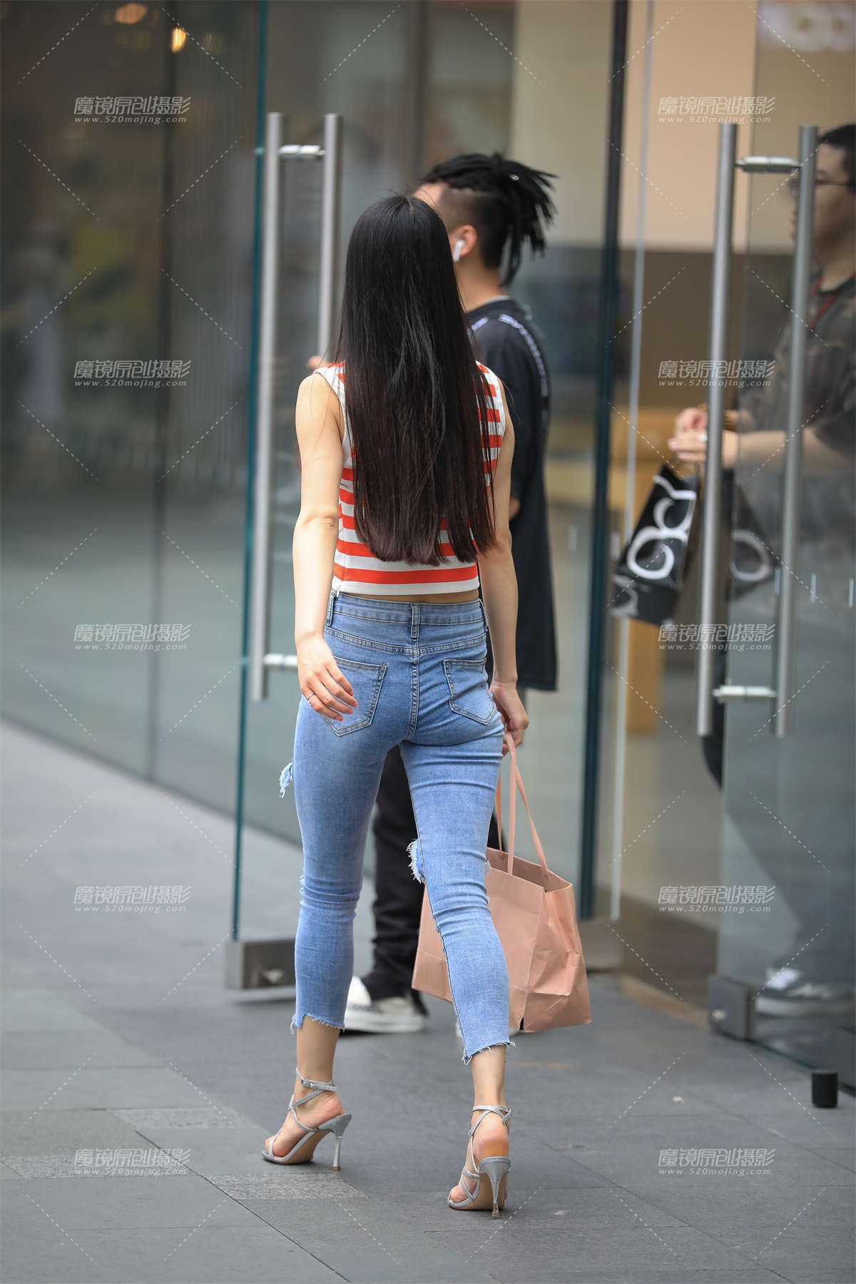 图片[2]-紧牛曲线 迷人-日更街拍