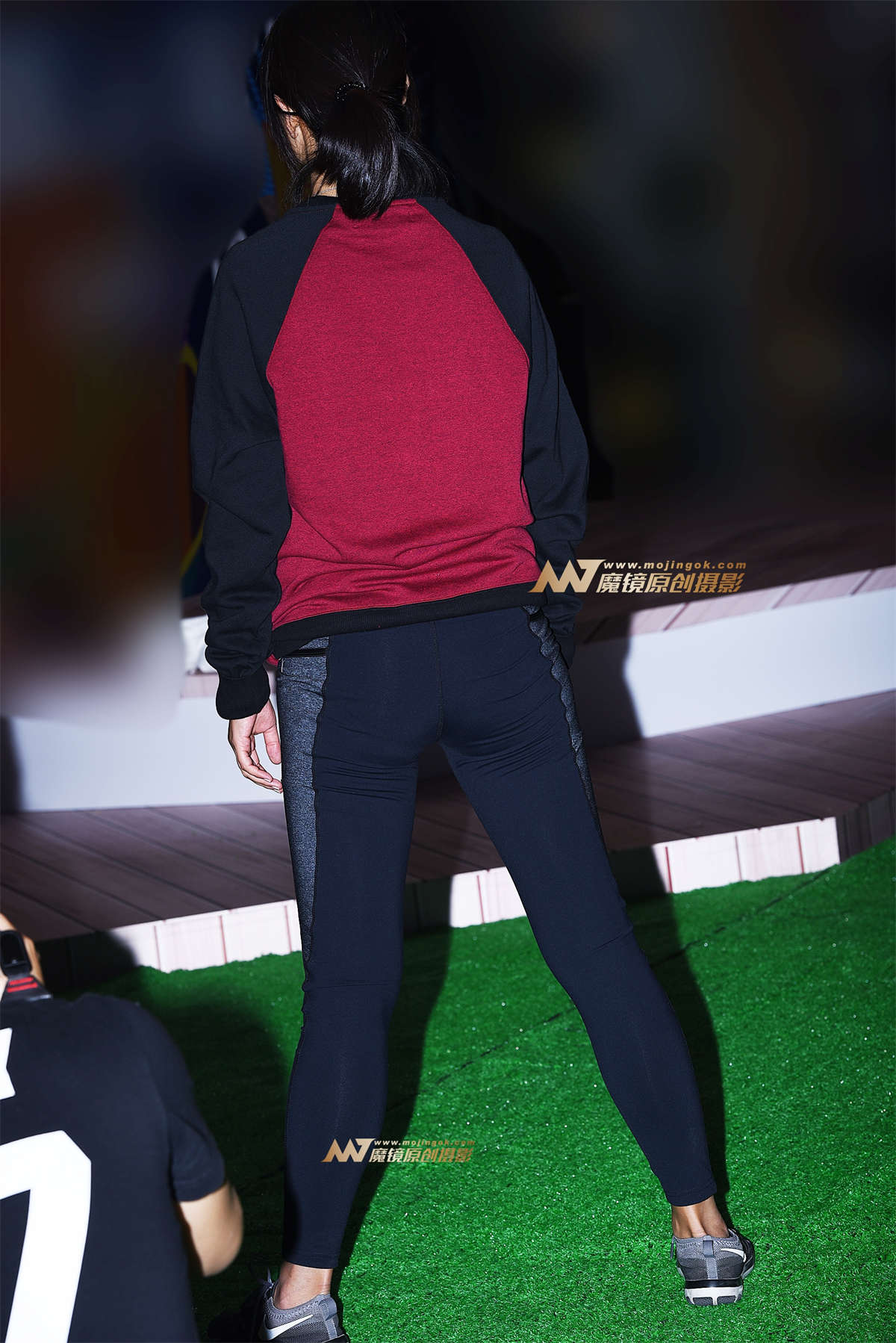 图片[2]-透出黑色底裤-日更街拍