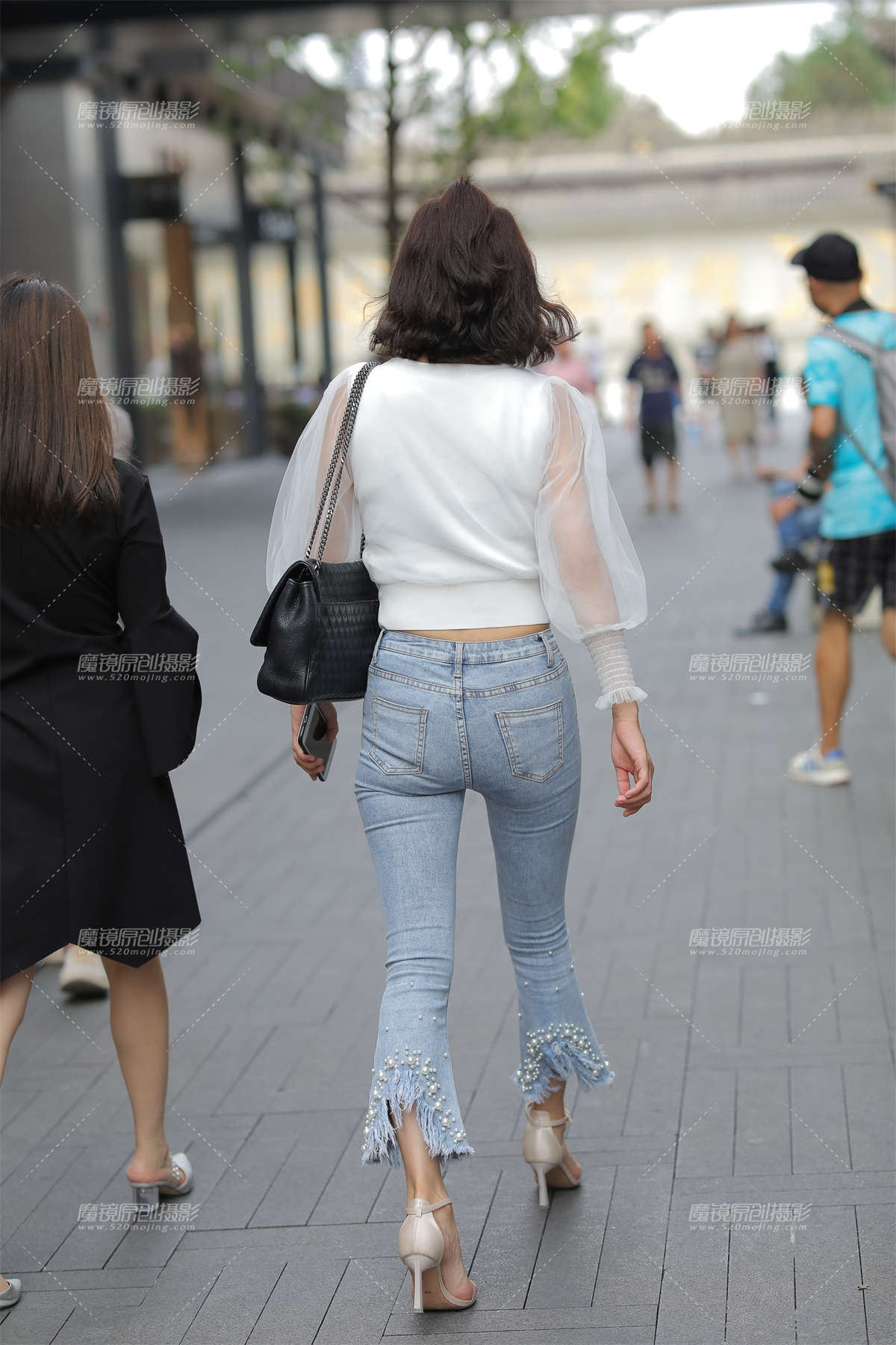 图片[2]-【凯恩赛贴】买口红的紧牛小姐姐-日更街拍