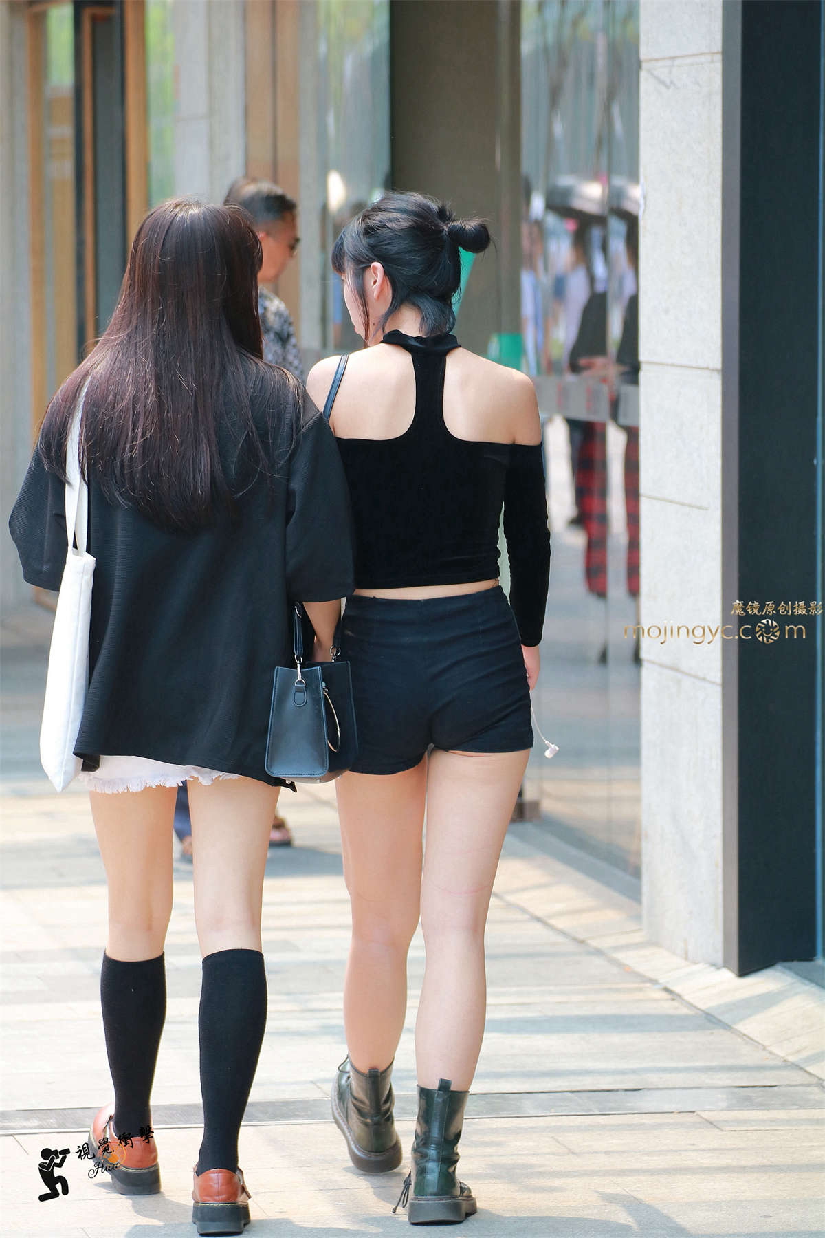 图片[2]-黑色的诱惑 骆驼趾美眉-日更街拍