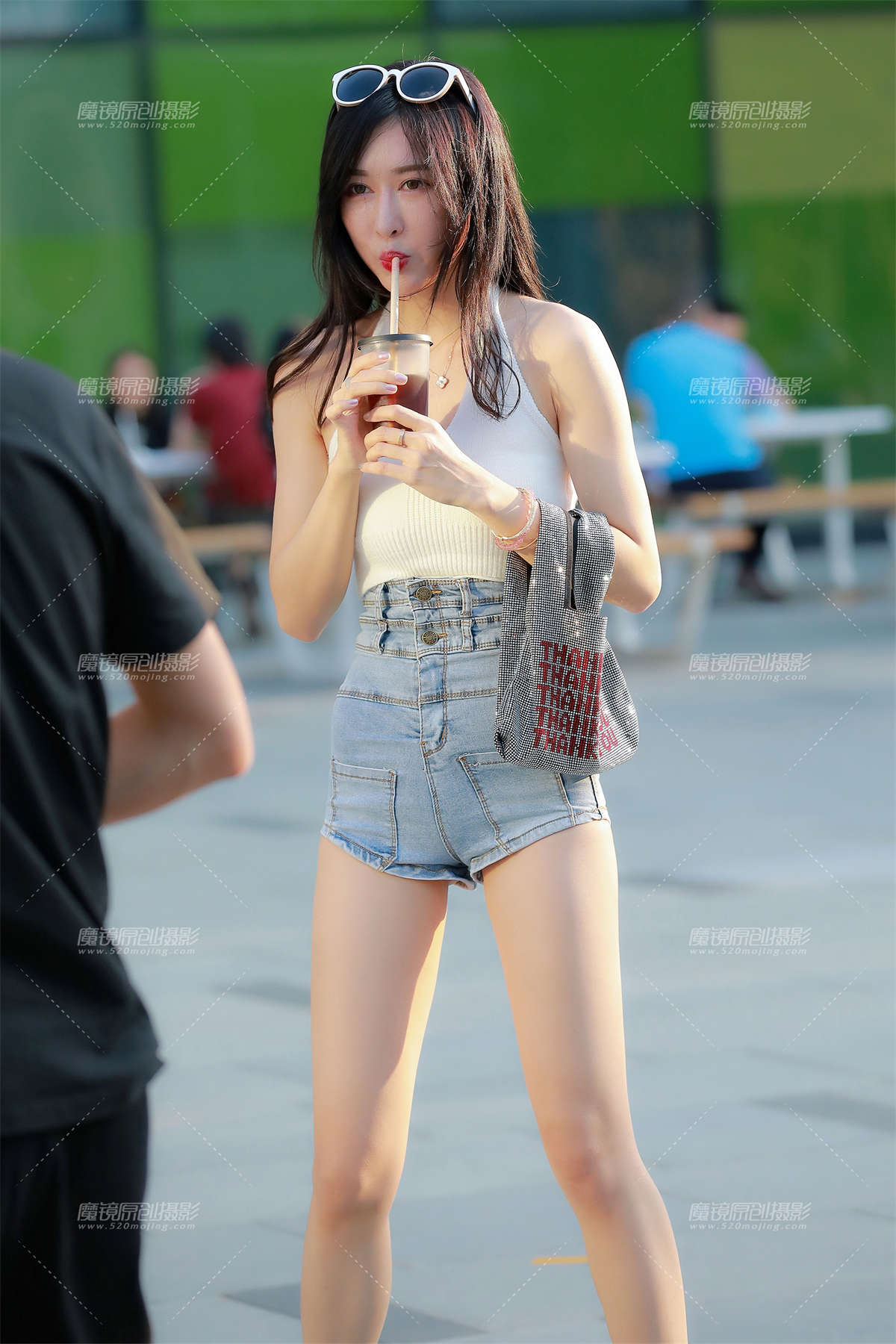 【玻璃街拍】高挑热裤小姐姐-日更街拍