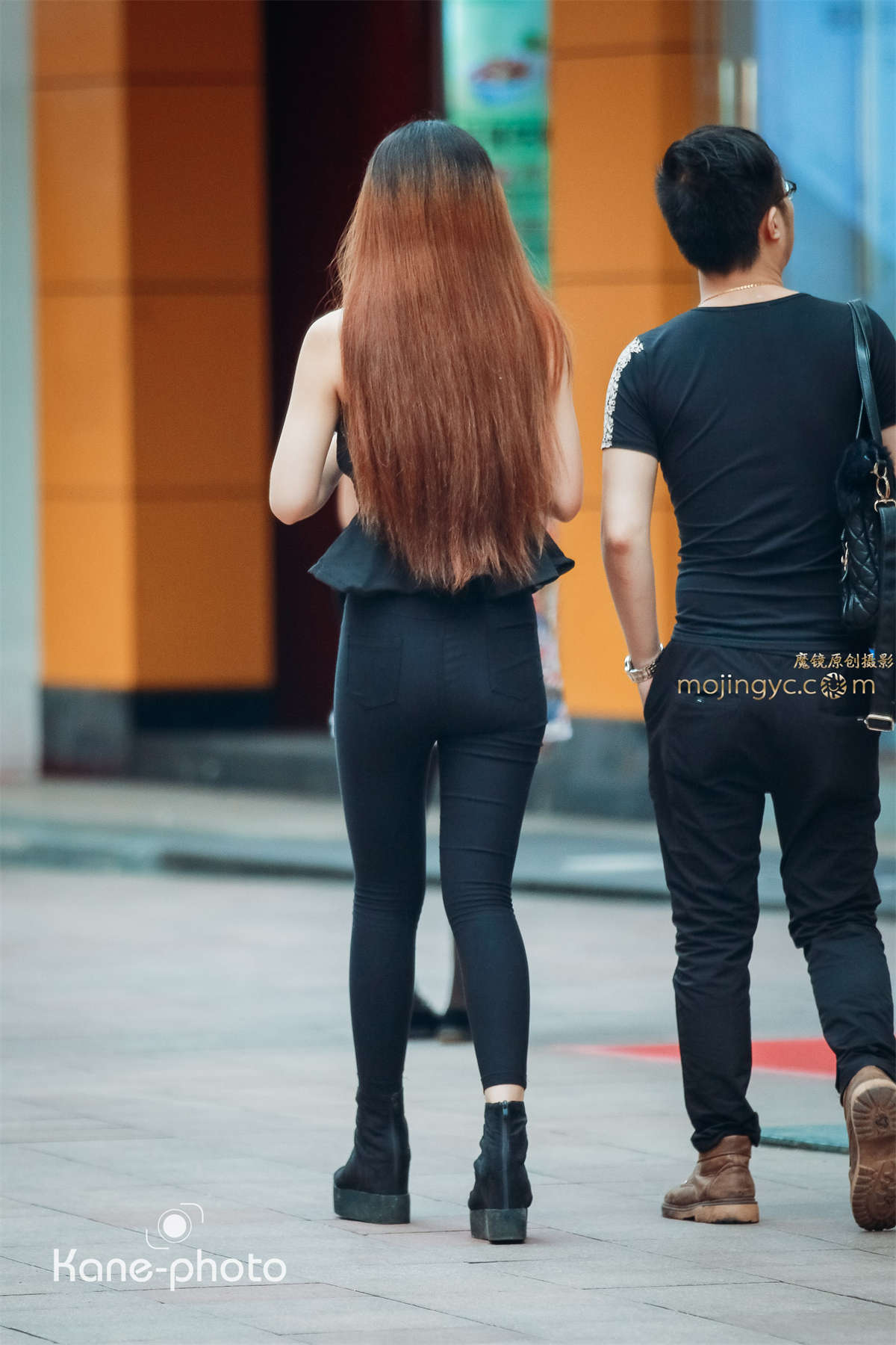 图片[2]-苗条的抹胸紧身长腿-日更街拍