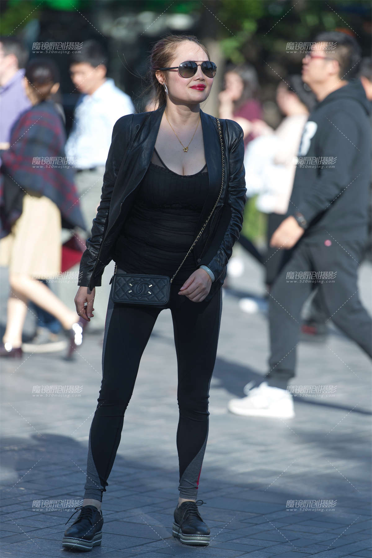 健身裤美女-日更街拍