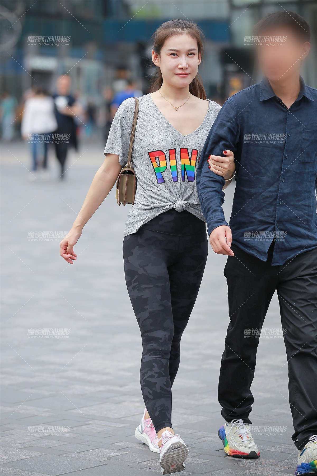 【玻璃赛帖】迷彩瑜伽裤女友-日更街拍