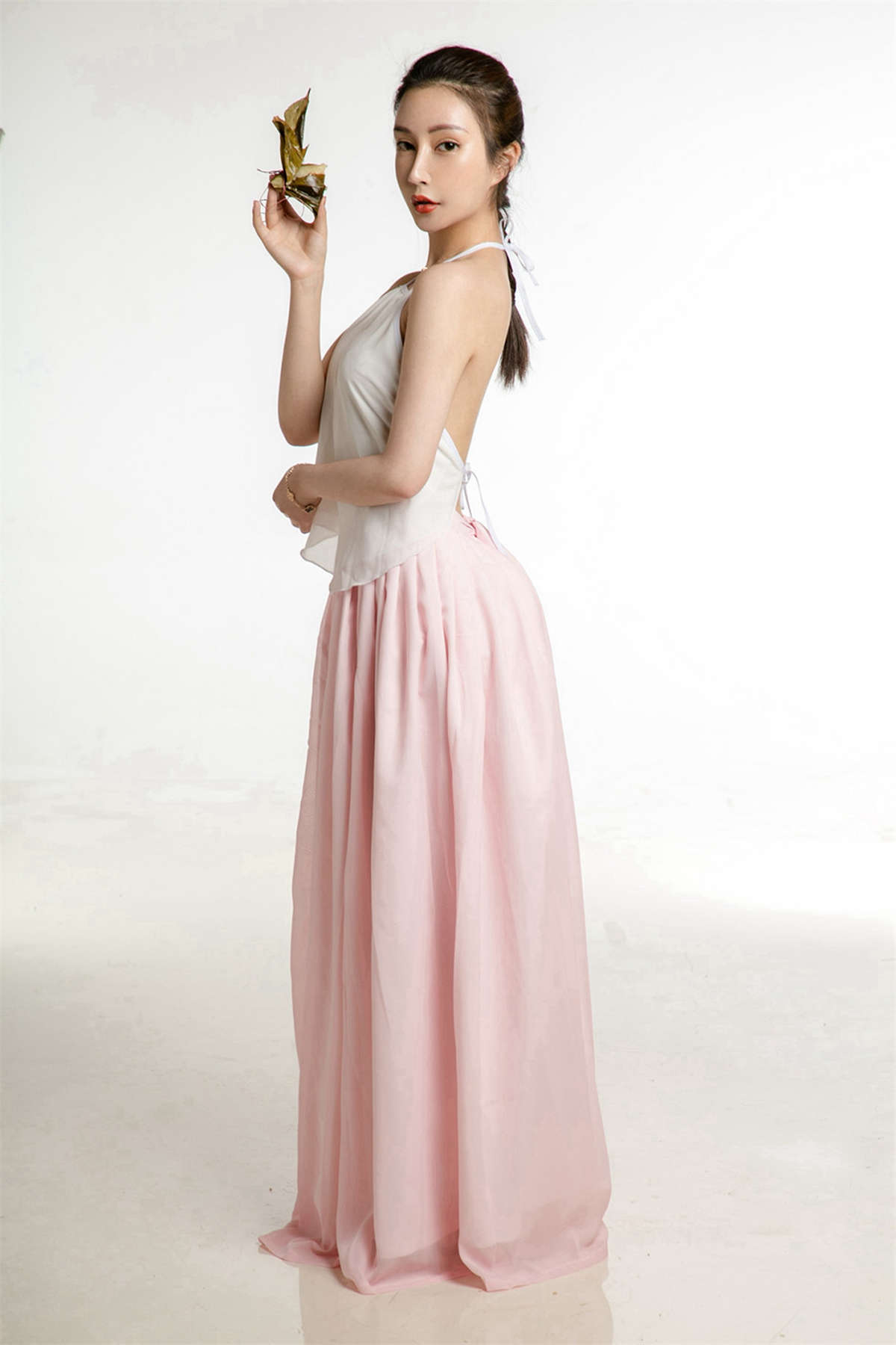 [Ugirls尤果网] T041 Angela楚楚 软糯妖娆 切合思情 粽思夜-日更街拍