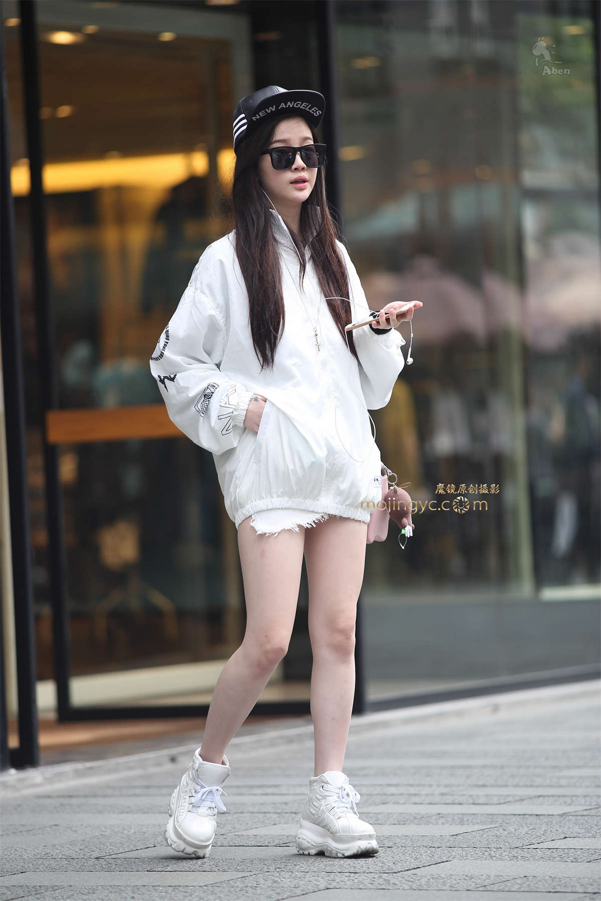阿奔.2015.10.07.运动外套 美腿 墨镜.12p-日更街拍