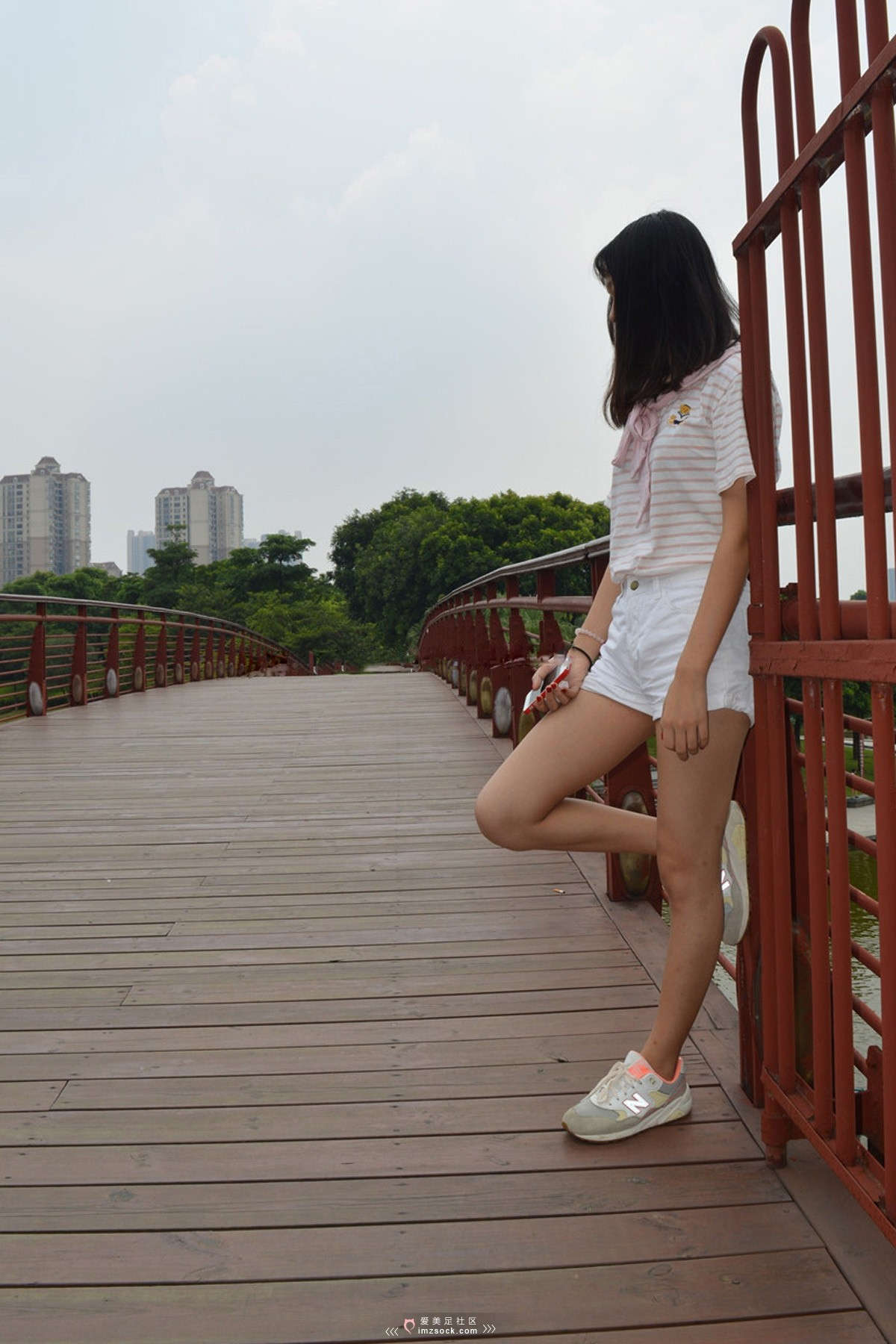 MZSOCK-2018 No.117 翩翩微 N字鞋红指甲嫩脚-日更街拍