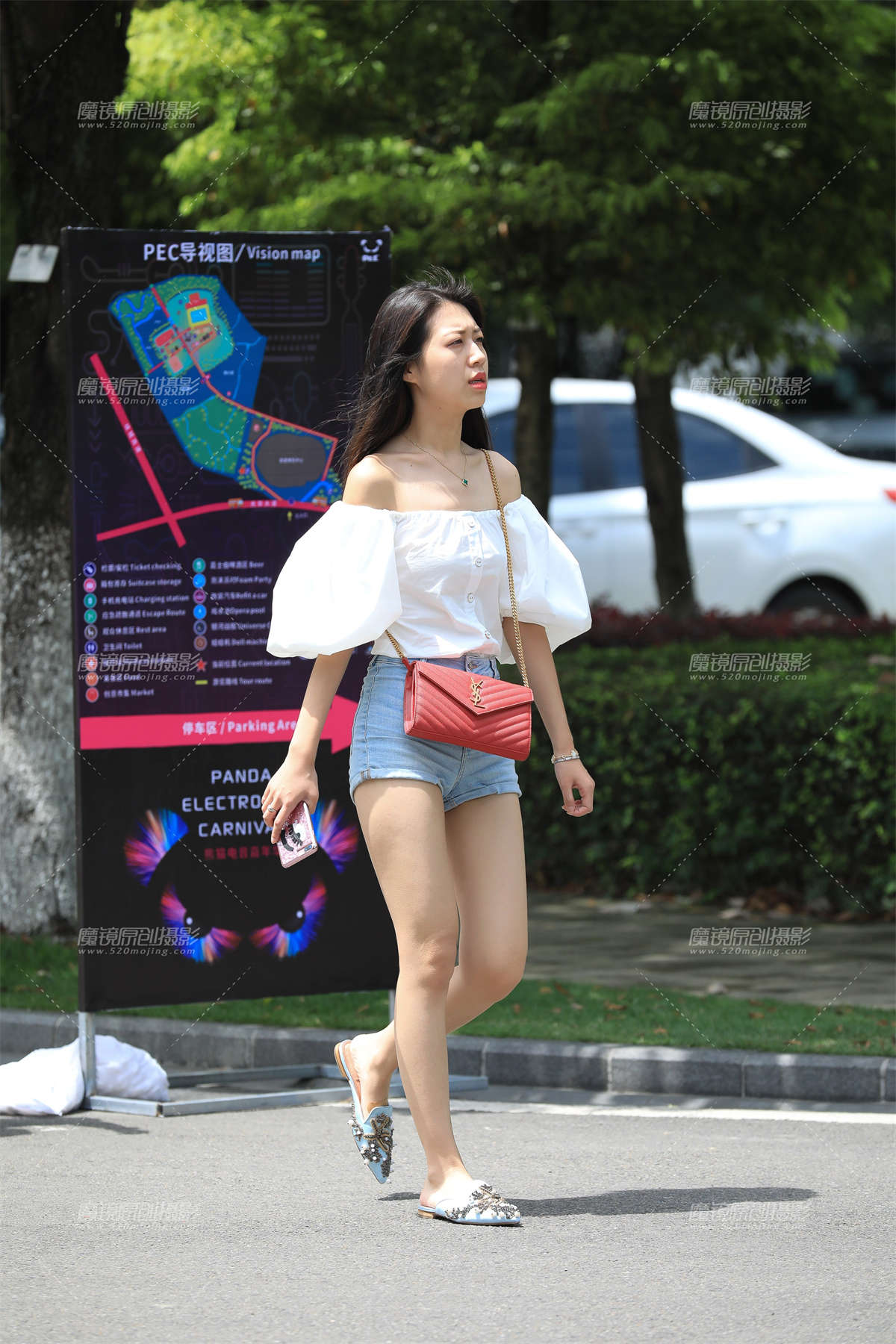 热裤小月牙-日更街拍