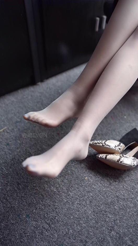 kittyWawa袜小喵 视频 KT181-日更街拍