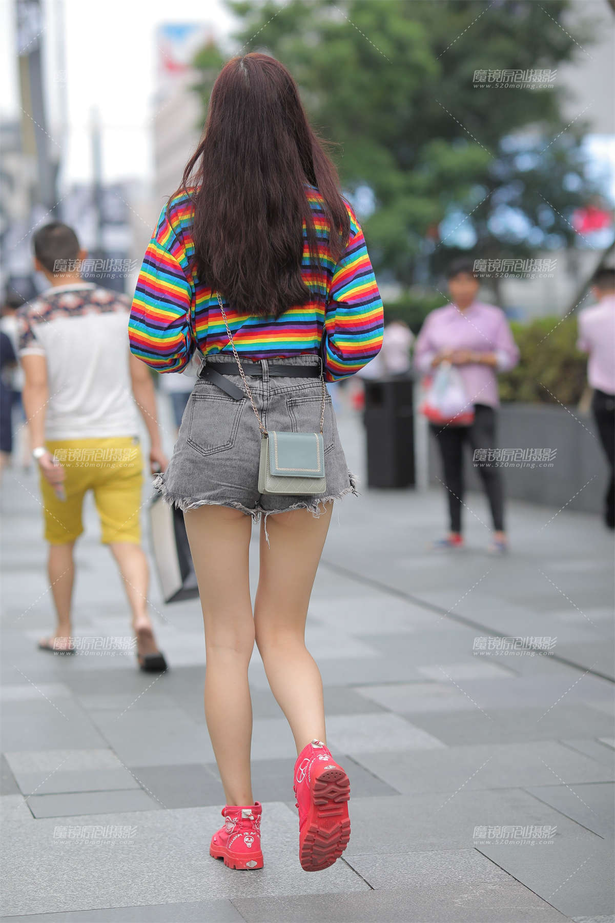 图片[2]-热裤女孩-日更街拍