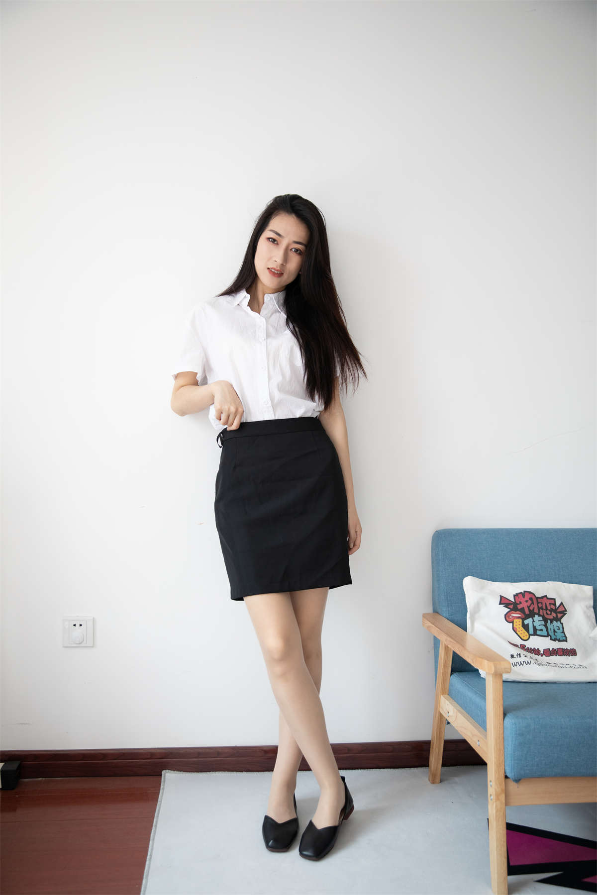 图片[2]-物恋传媒 NO.885 小茶-夏末光年-日更街拍