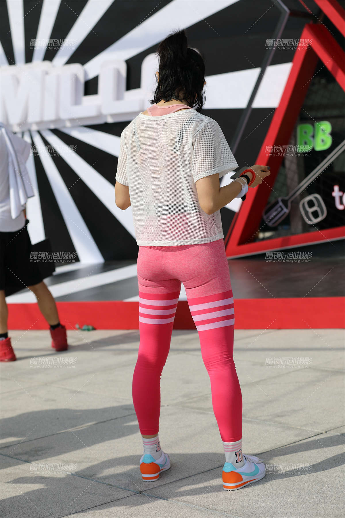 图片[2]-【欧阳赛贴】爱拍照的美女-日更街拍