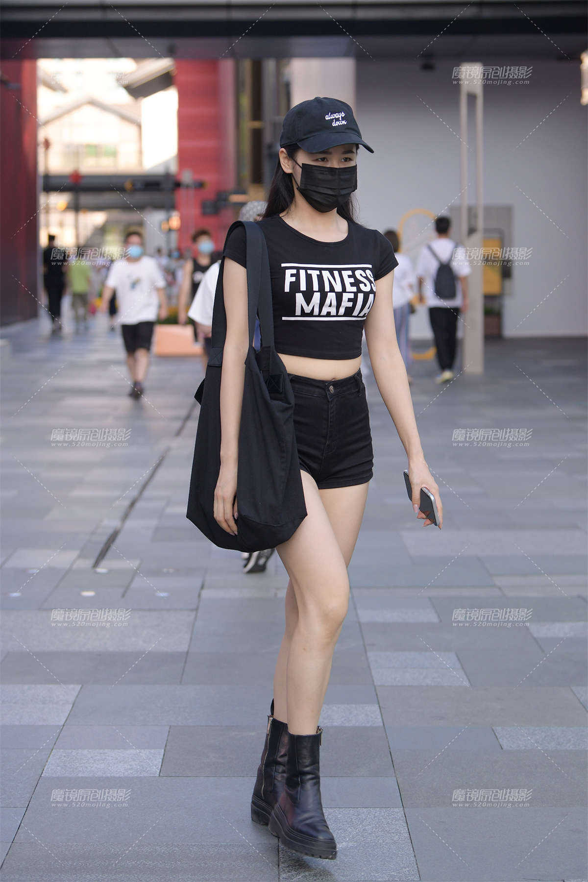 黑色热裤女孩-日更街拍