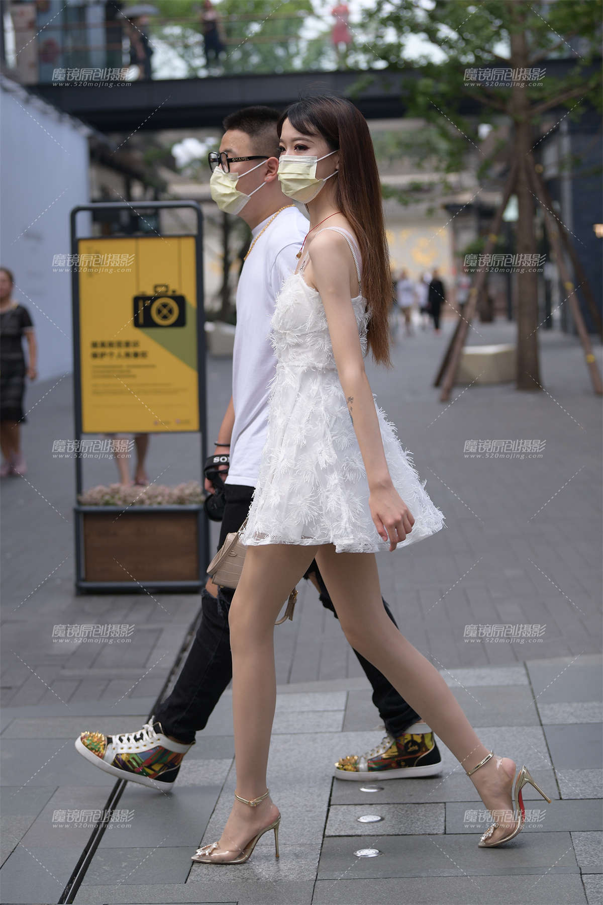 图片[2]-纤细美腿肉丝的女盆友-日更街拍