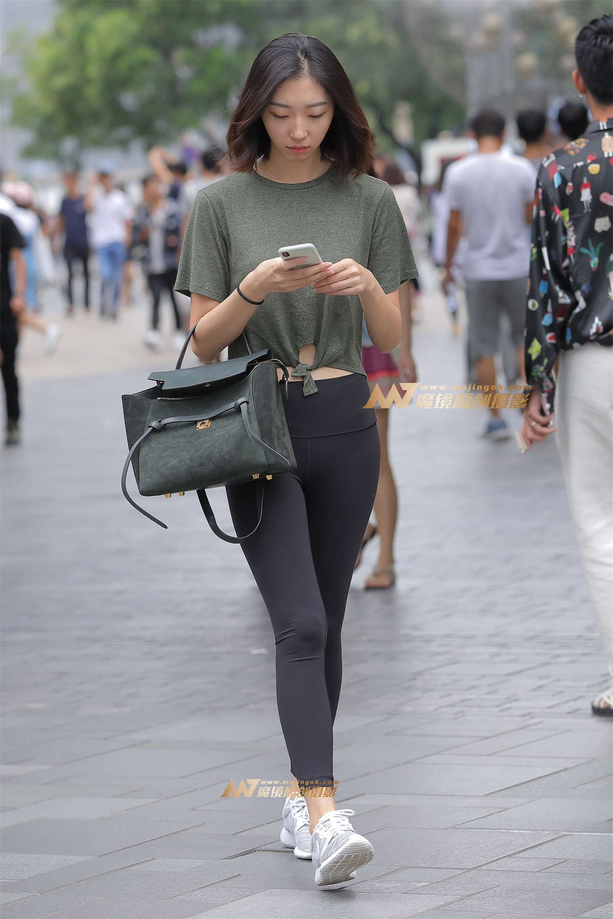 【视觉冲击赛帖】黑色健美裤，短发女孩-日更街拍