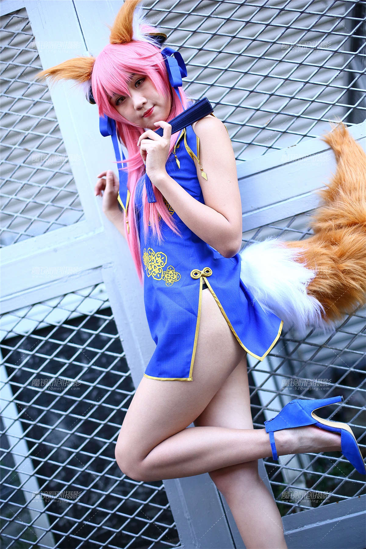 蓝色连衣短裙长腿cosplay-日更街拍