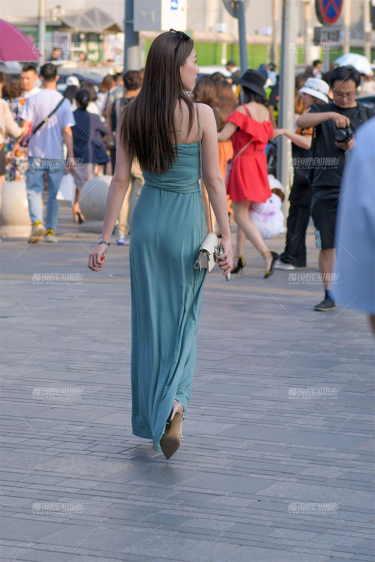 图片[2]-性感长裙美女-日更街拍
