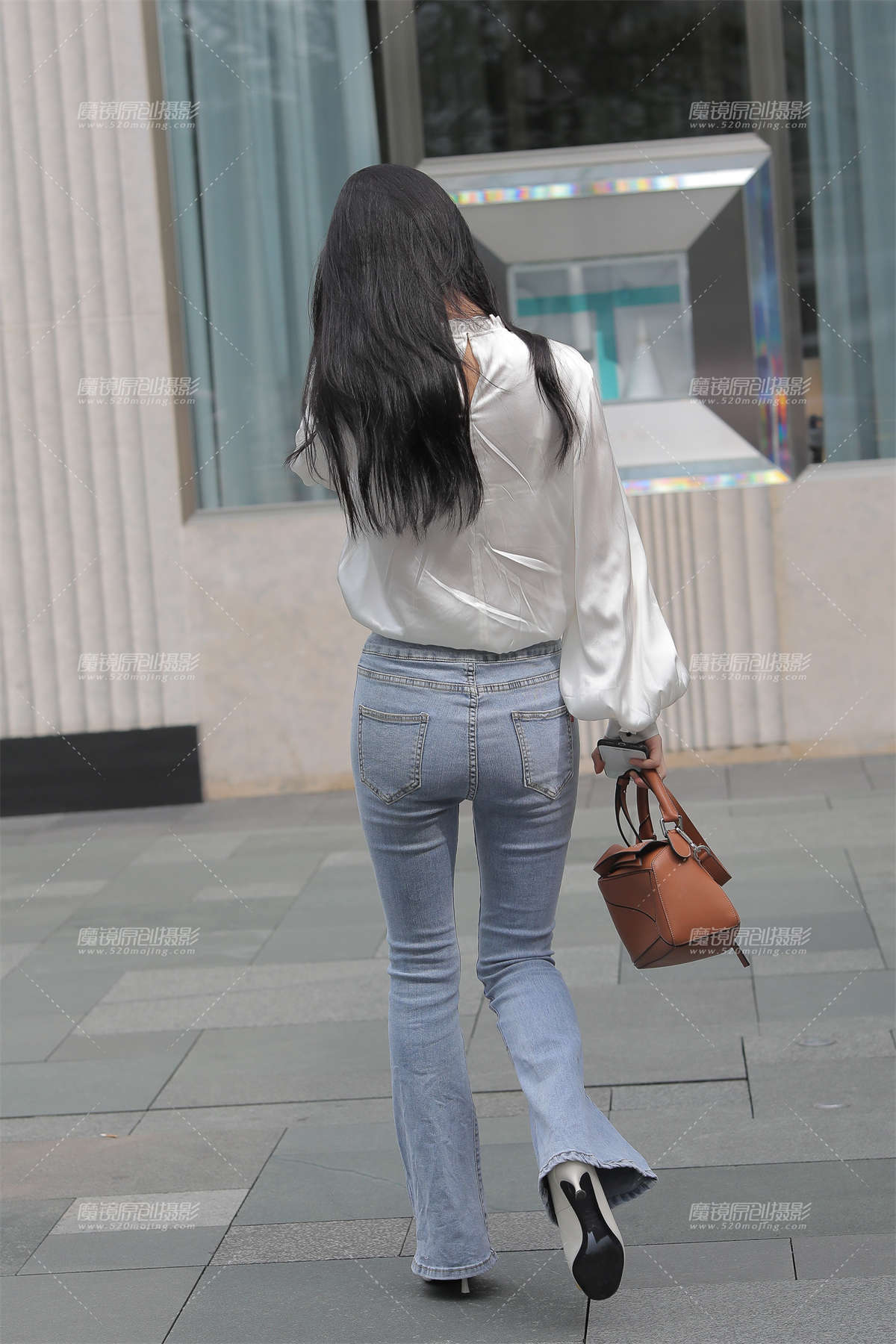 图片[2]-【凯恩赛贴】漂亮美眉 有些高冷-日更街拍