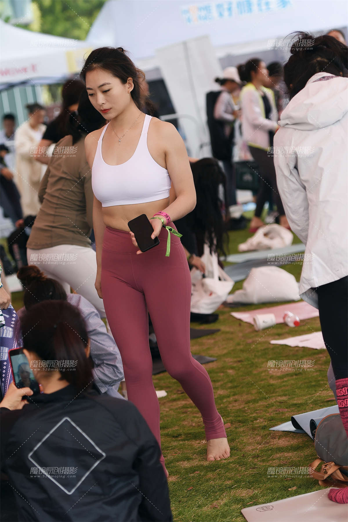 【咔喳赛帖】躺一会儿，休息下-日更街拍