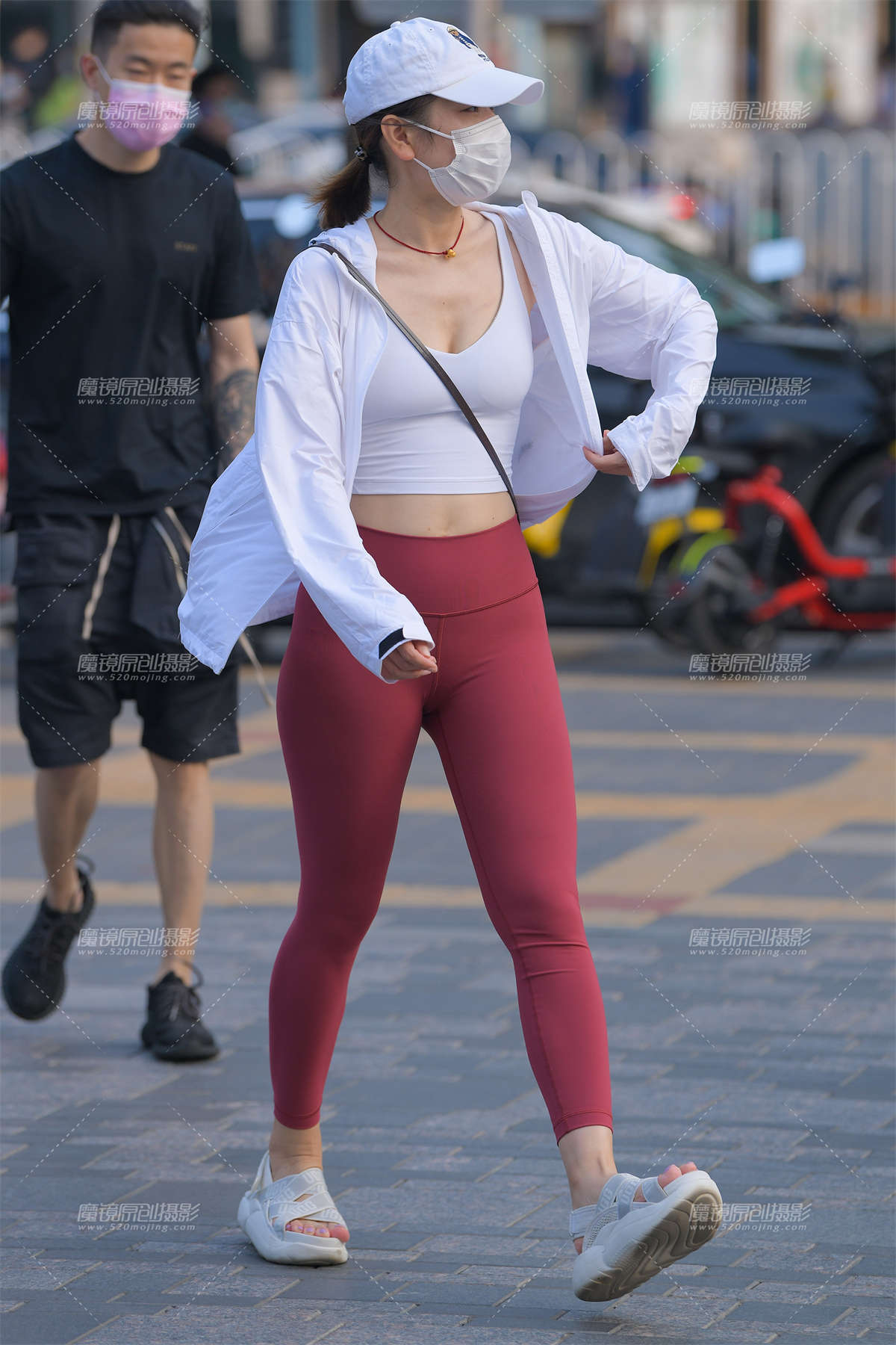 【红石赛贴】性感红色紧身-日更街拍