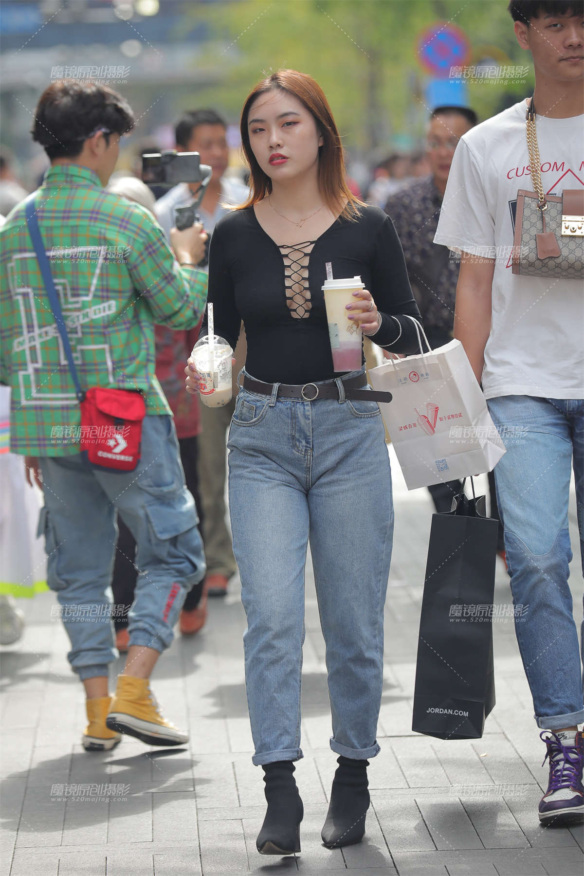 奶茶妹-日更街拍