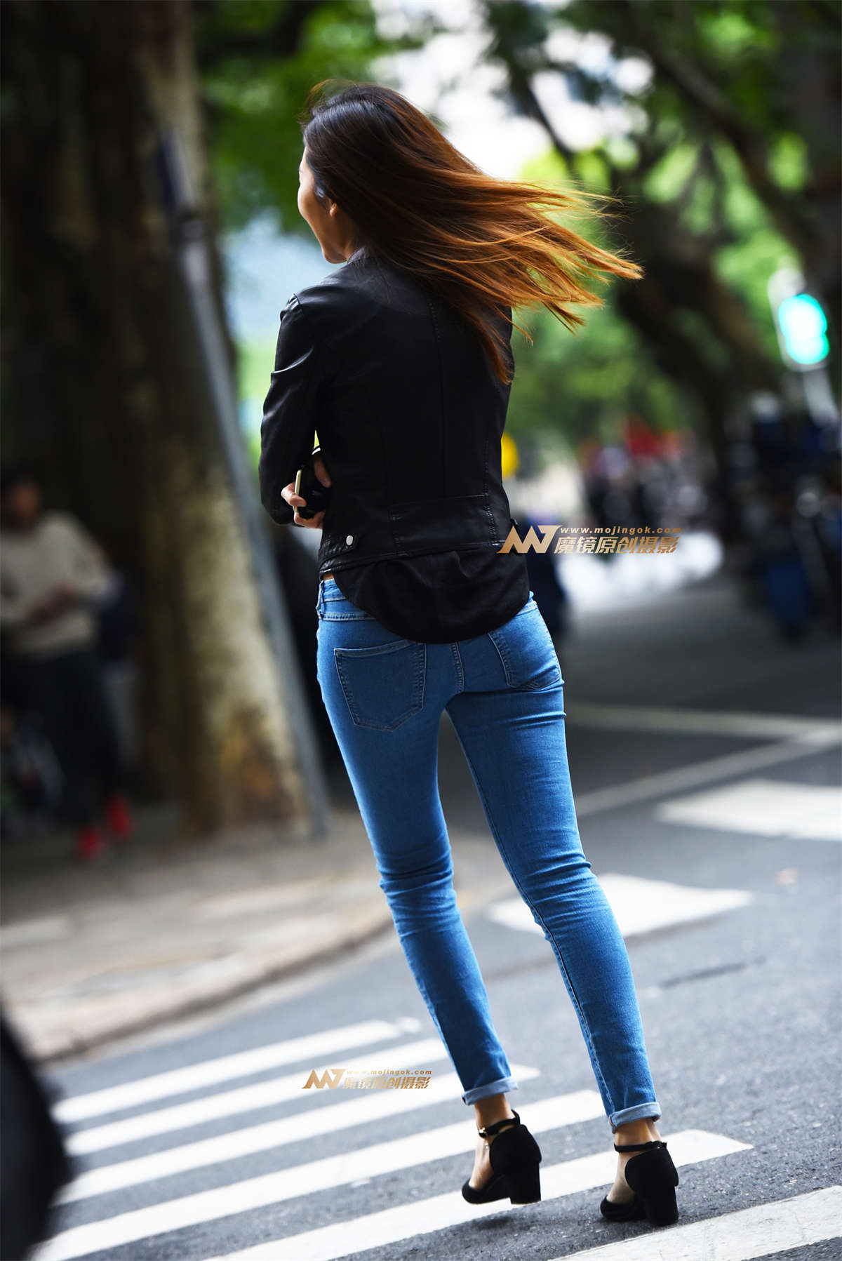 图片[2]-擦肩而过的牛仔妹-日更街拍