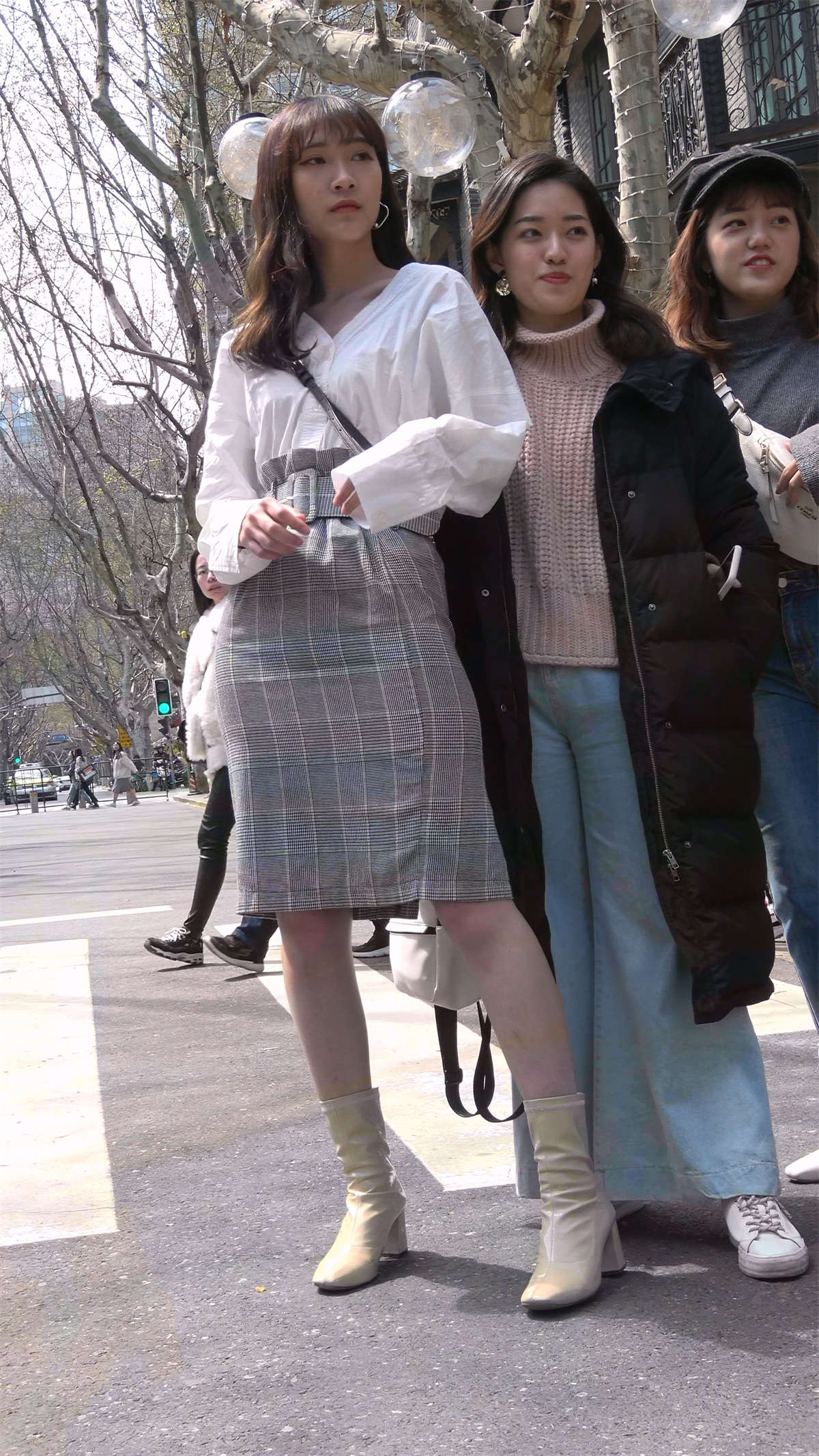 图片[2]-时尚的白衬衫美女-日更街拍