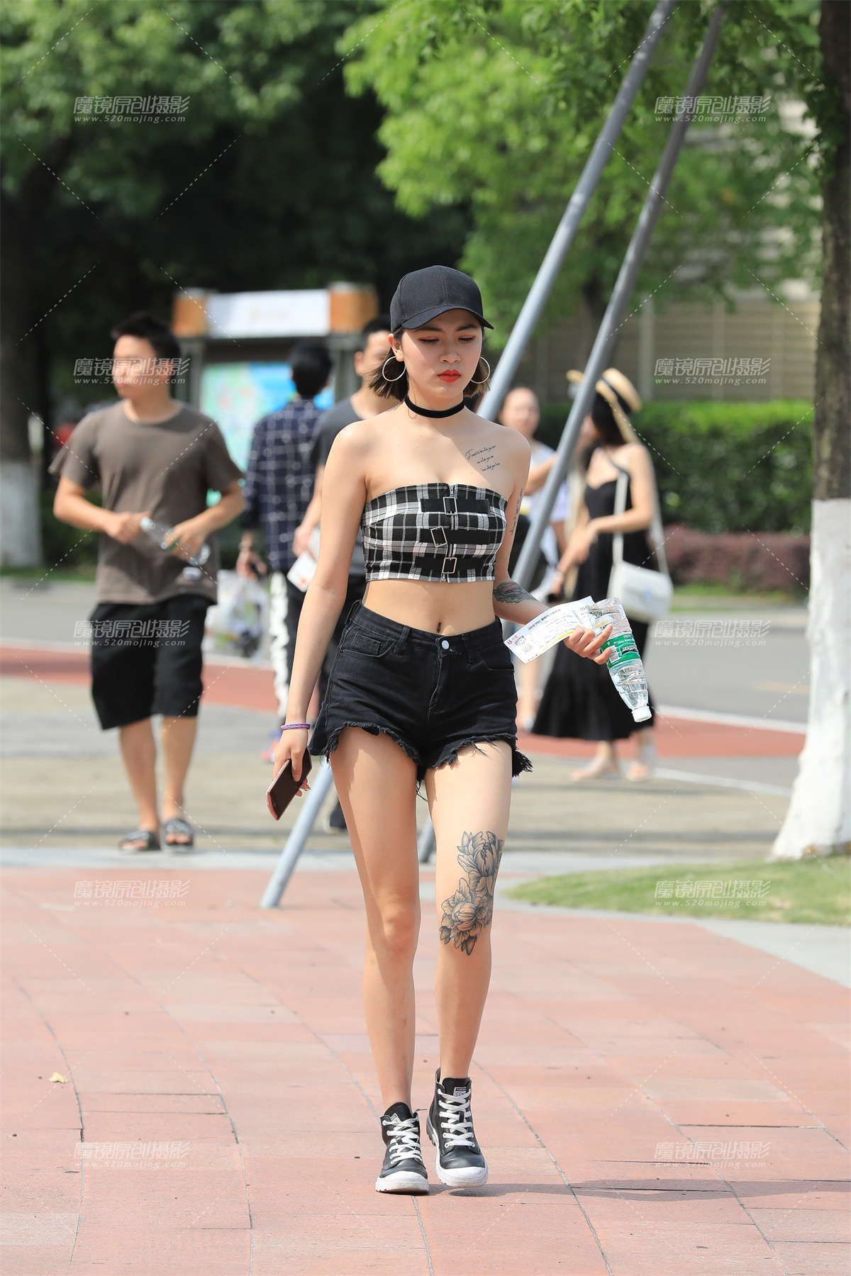 时髦女孩 白嫩肌肤-日更街拍