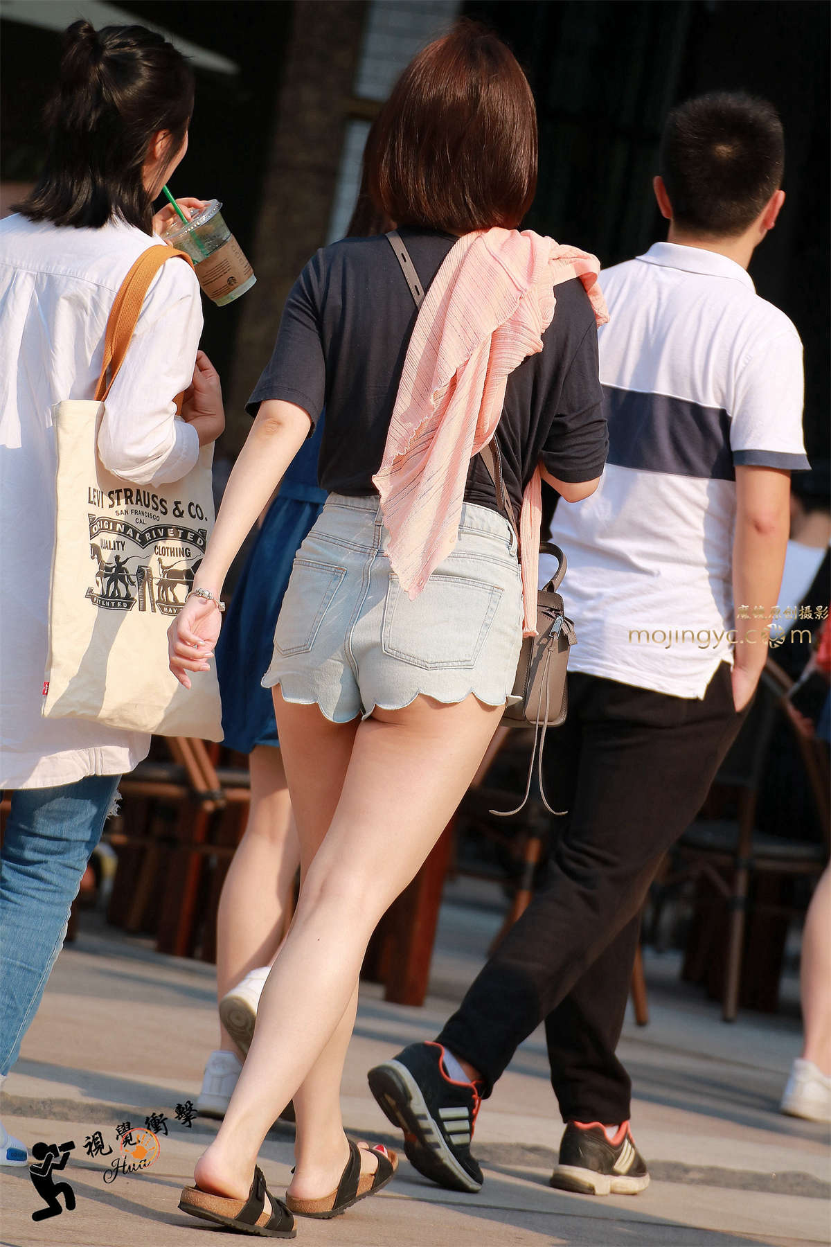 图片[2]-狂怼 月牙 圆润 臀 几条街-日更街拍