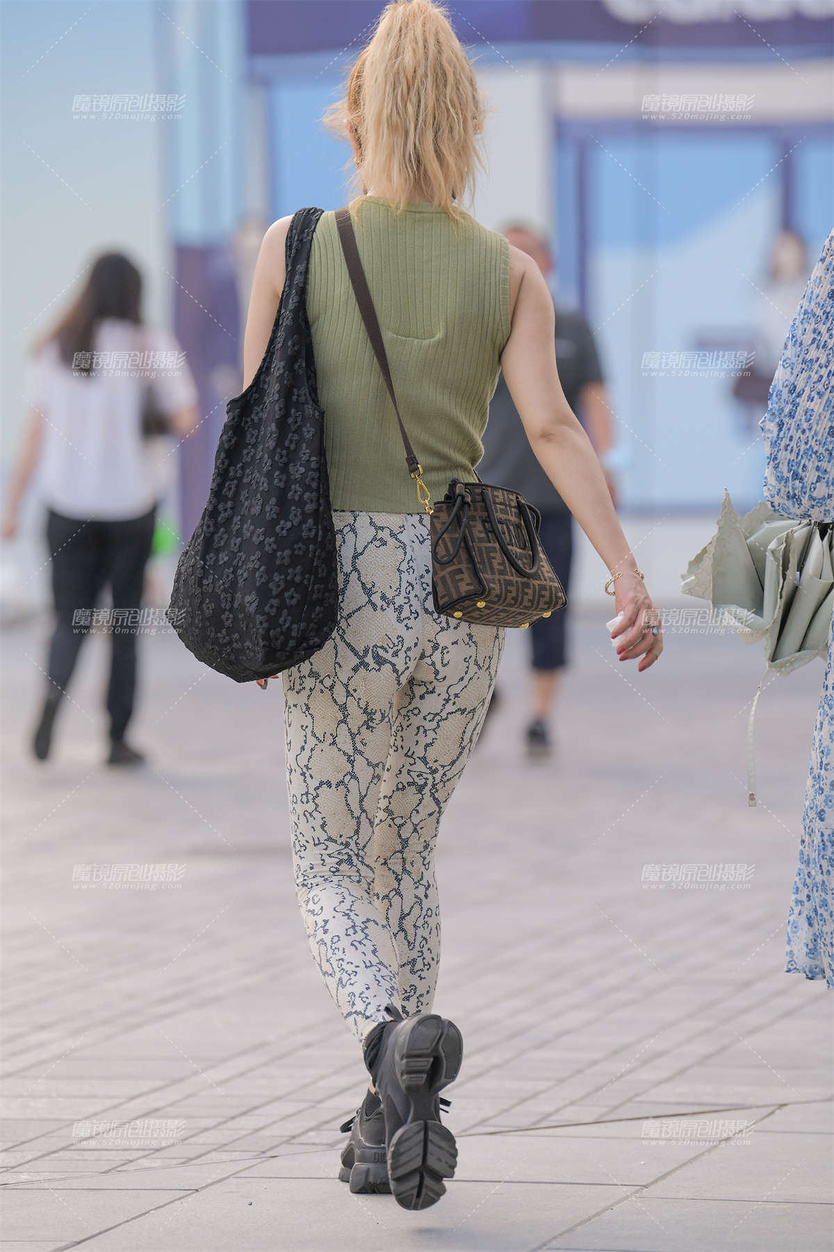 图片[2]-蛇纹紧身裤-日更街拍