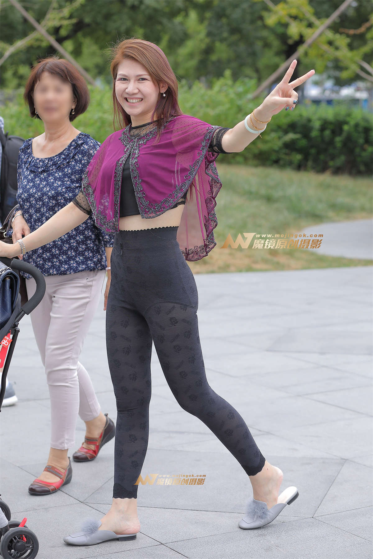 【视觉冲击赛帖】翘臀少妇-日更街拍