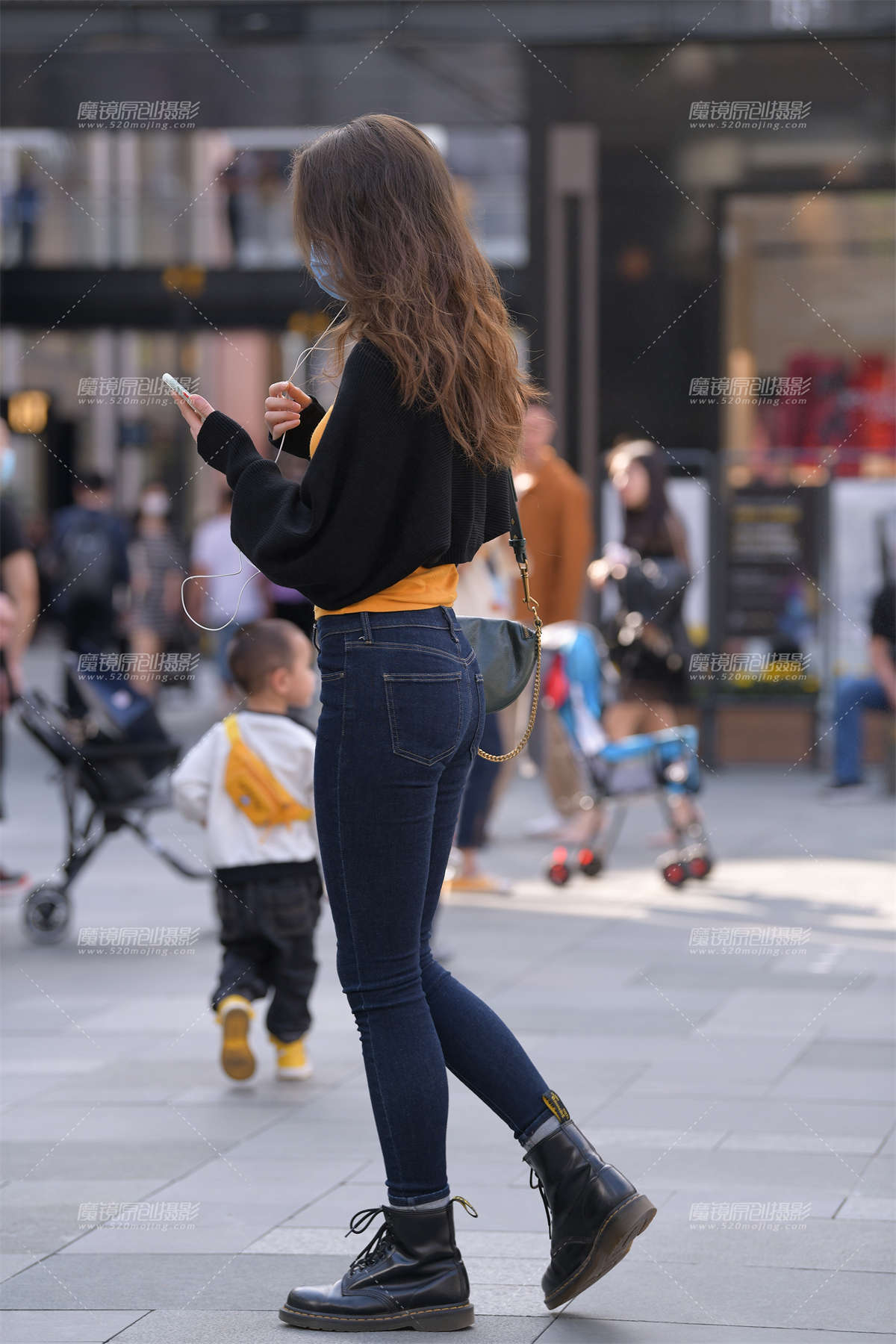 图片[2]-秋意紧牛美女-日更街拍