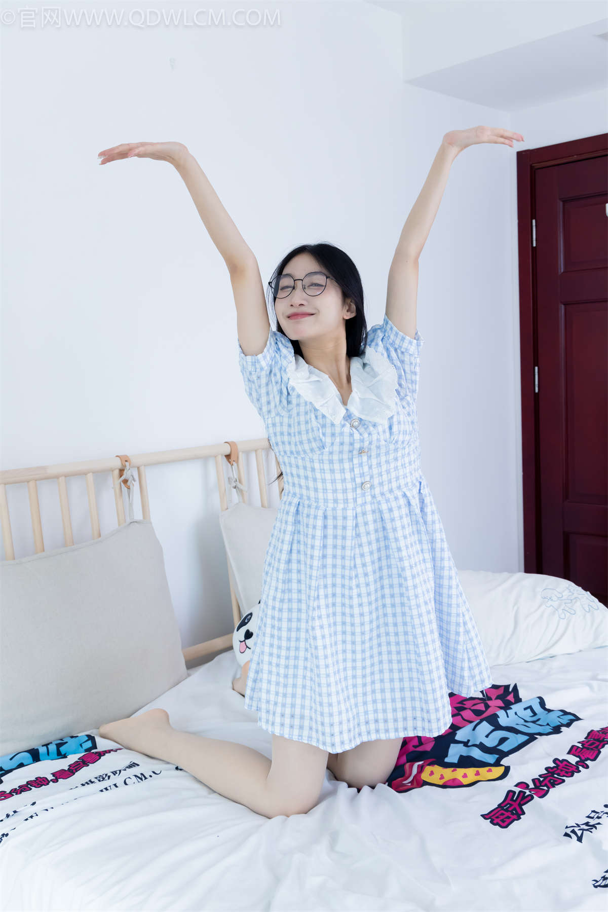 物恋传媒 NO.2261 小影-高跟鞋、白棉袜、薄肉丝（脚尖加固款）-日更街拍