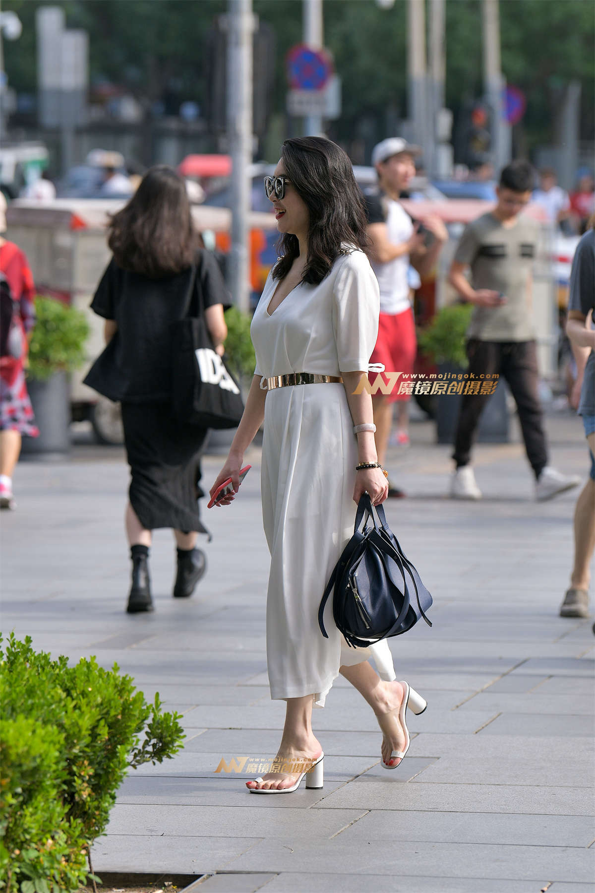 【红石赛帖】白色裙裤气质少妇-日更街拍