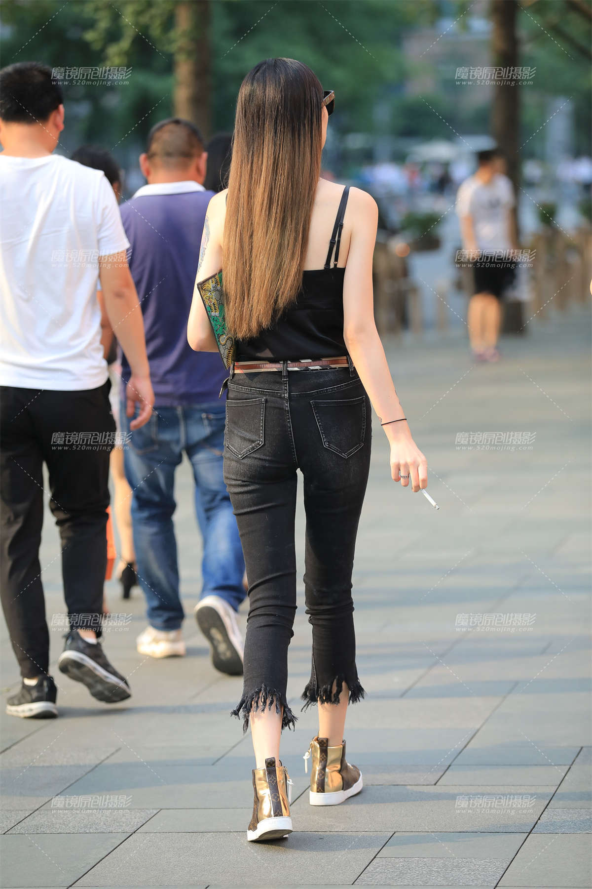 图片[2]-她应该有很多的是非吧？-日更街拍