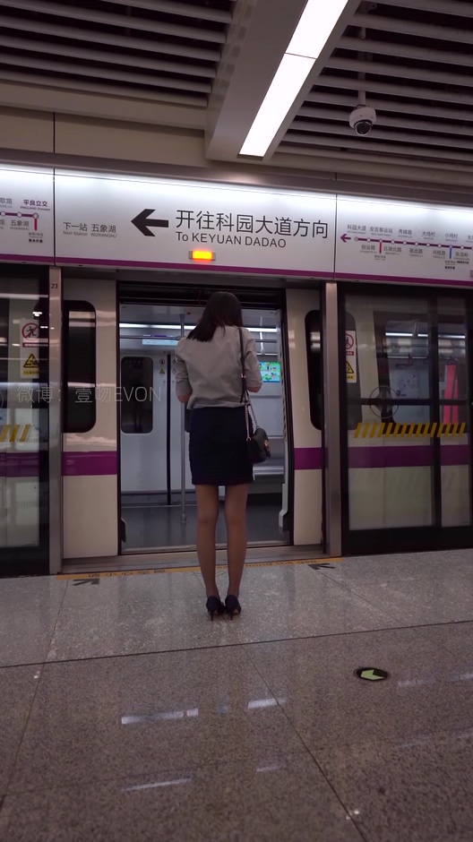 kittyWawa袜小喵 视频 KT187-日更街拍