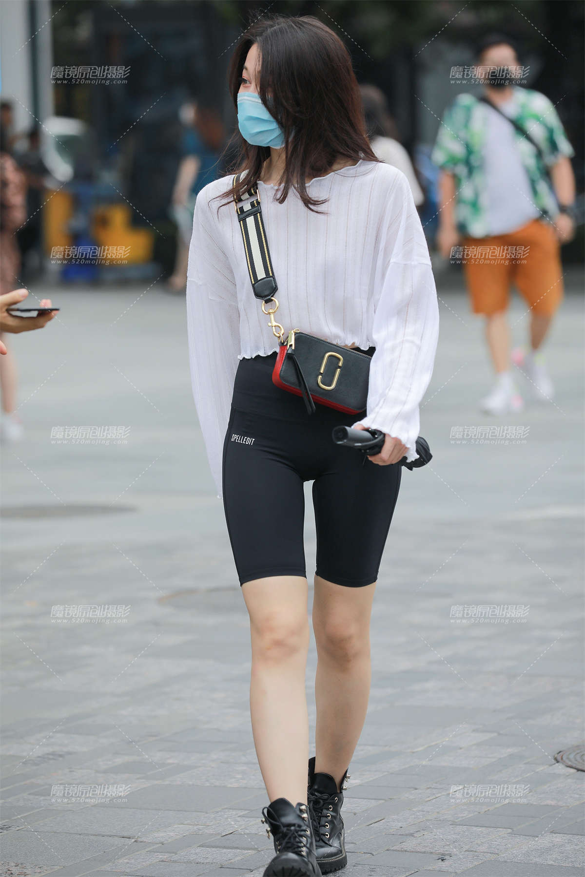 图片[2]-【玻璃街拍】黑色瑜伽短裤-日更街拍