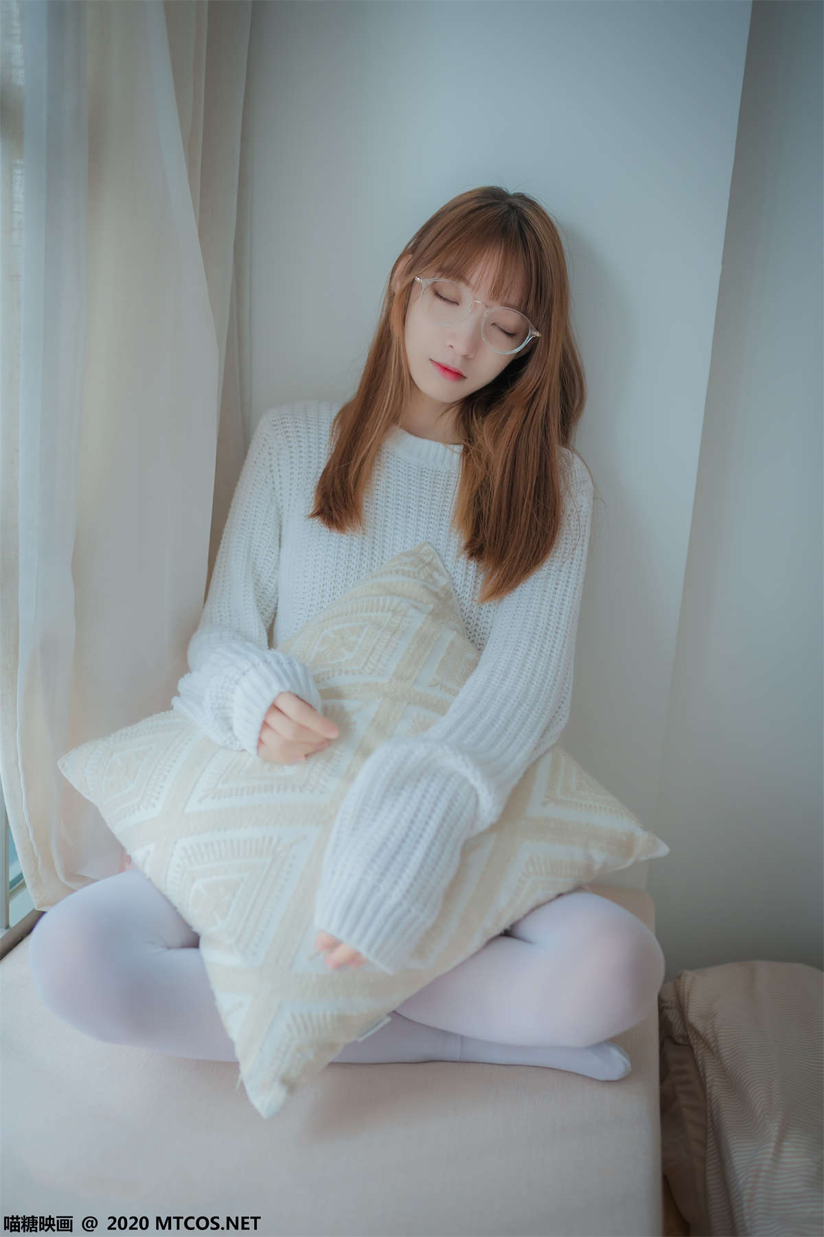 图片[2]-喵糖映画 VOL.077 粉格裙的眼睛娘-日更街拍