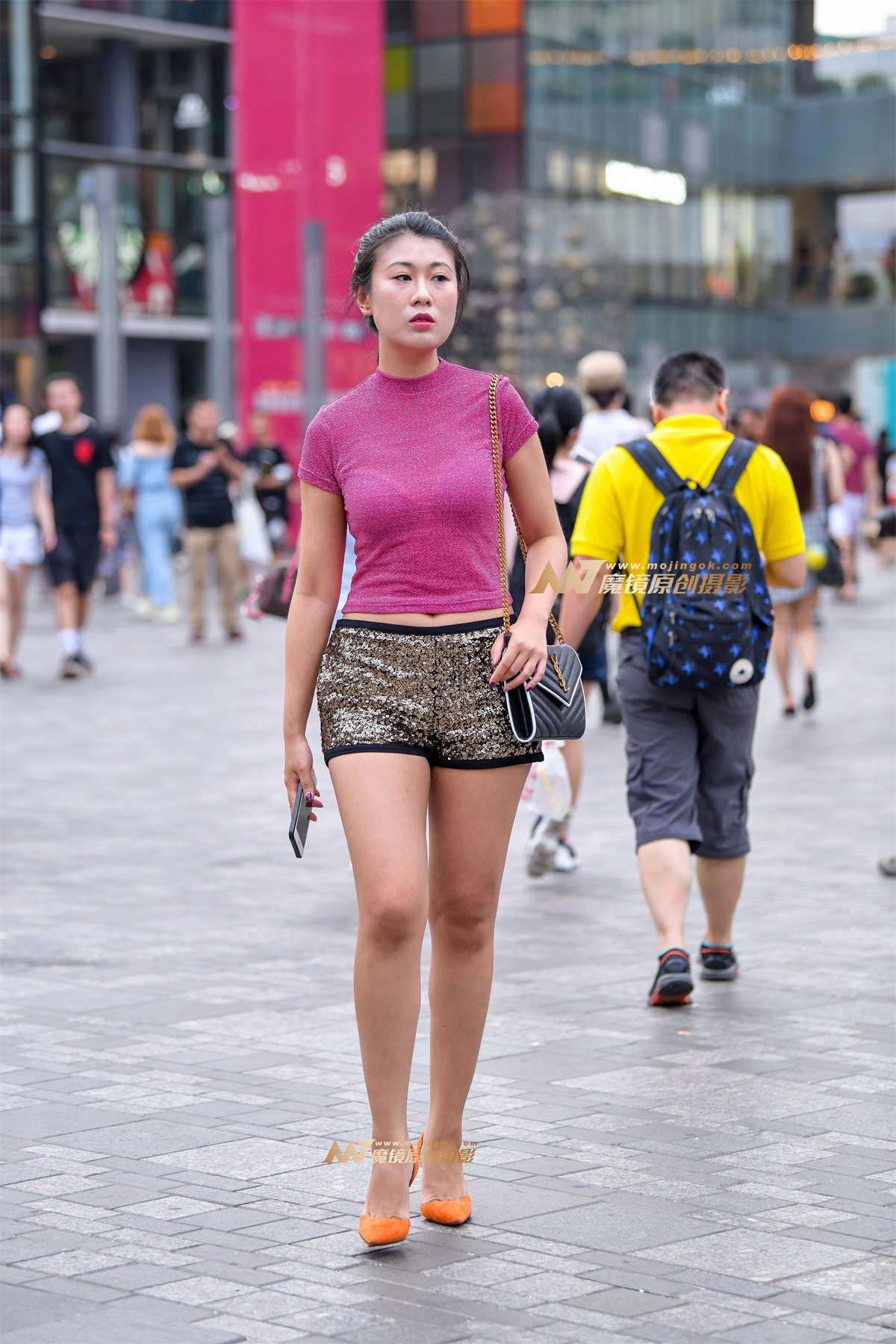 【久久赛帖】高跟鞋短裤少妇-日更街拍