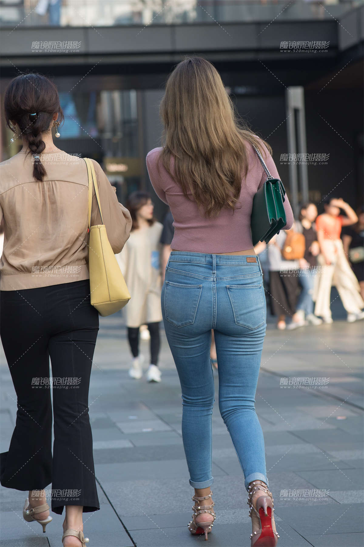 图片[2]-【凯恩赛贴】气质紧牛 甜美笑容 优雅而性感-日更街拍