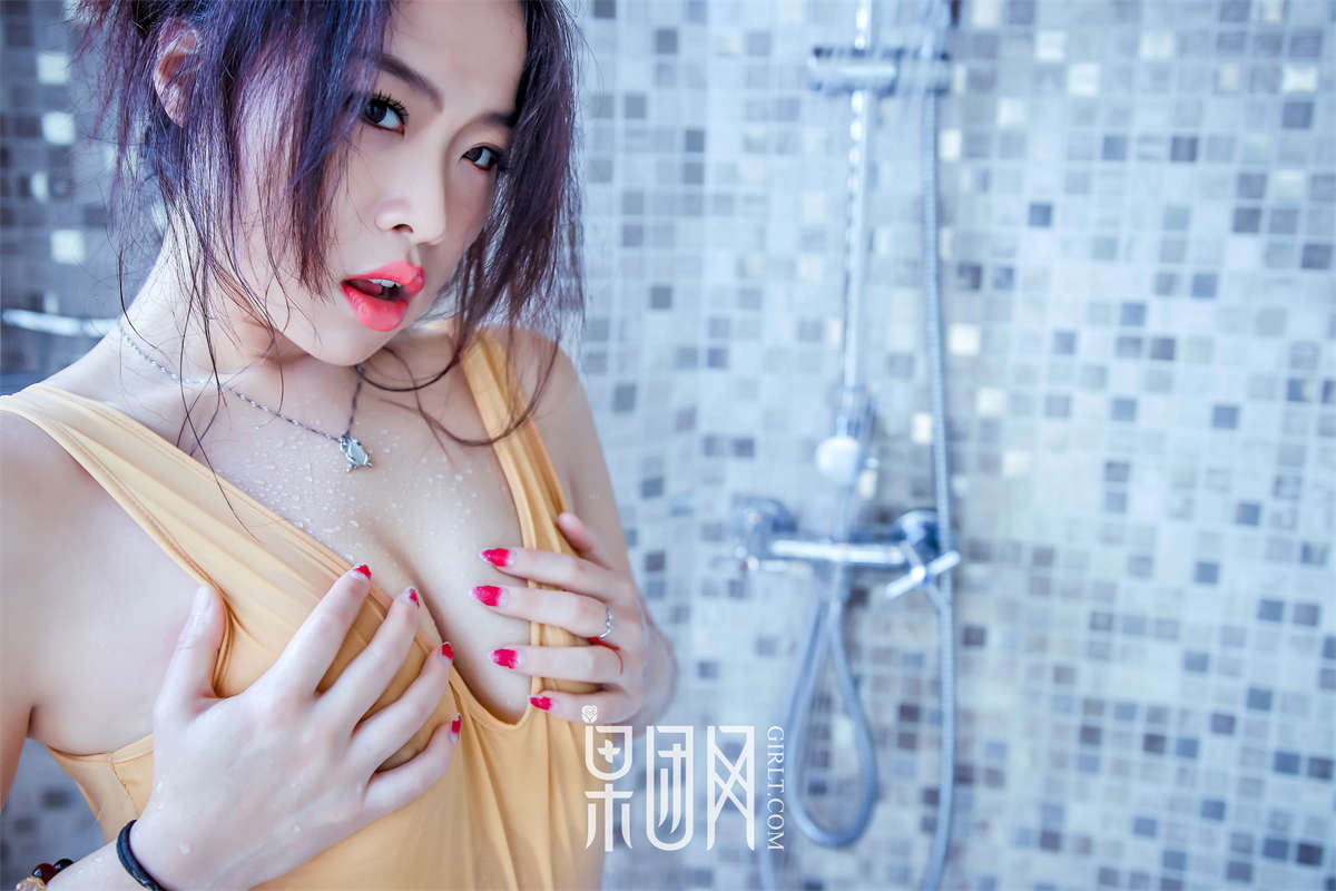 图片[2]-Girlt果团网 投稿作品 NO.020 泡沫之夏 邀君赏-日更街拍