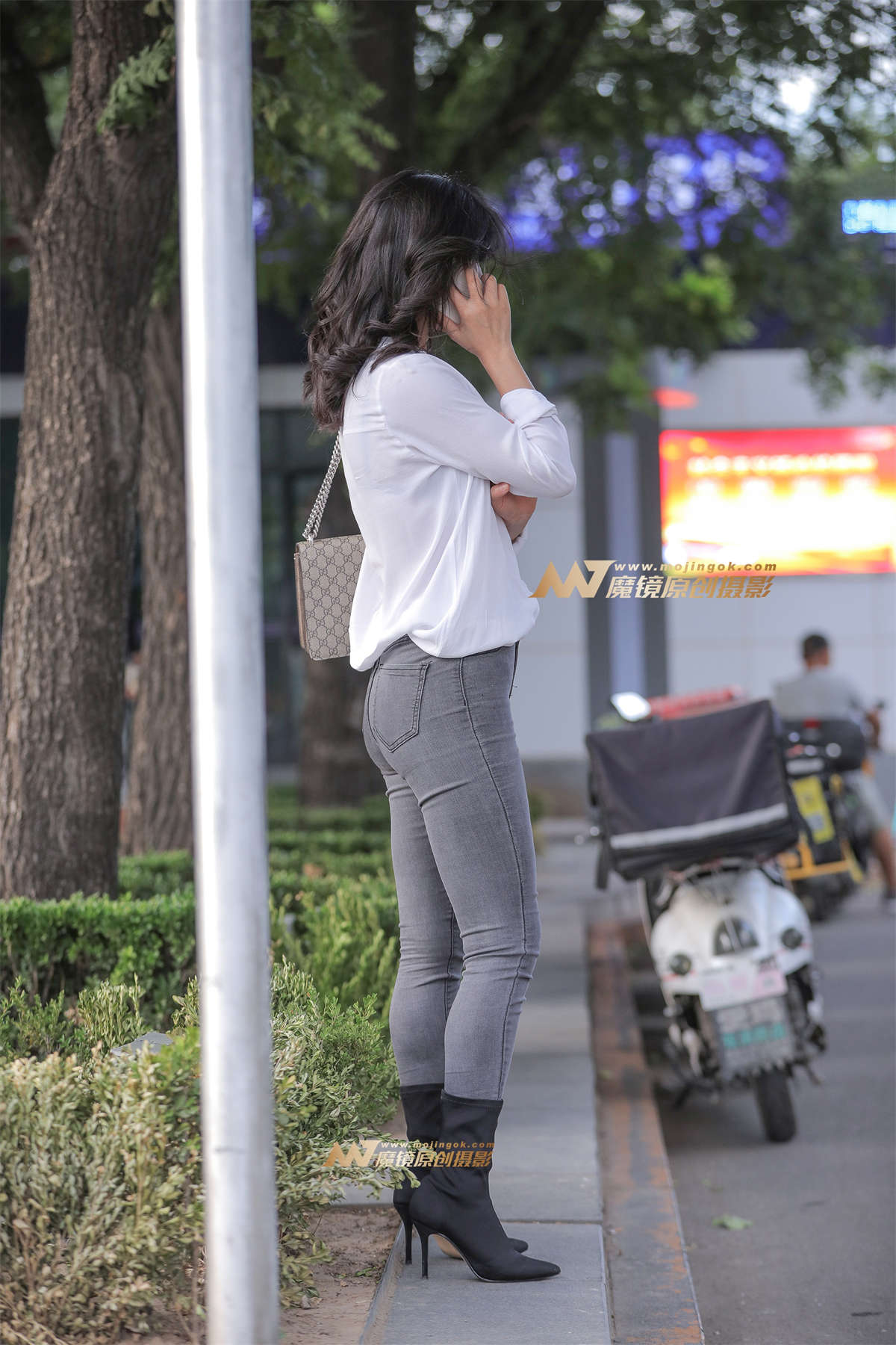 图片[2]-【视觉冲击赛贴】 铅笔紧牛，她在等着你-日更街拍