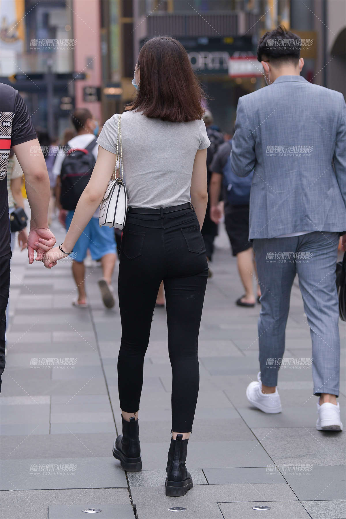 图片[2]-润臀紧身裤美女-日更街拍