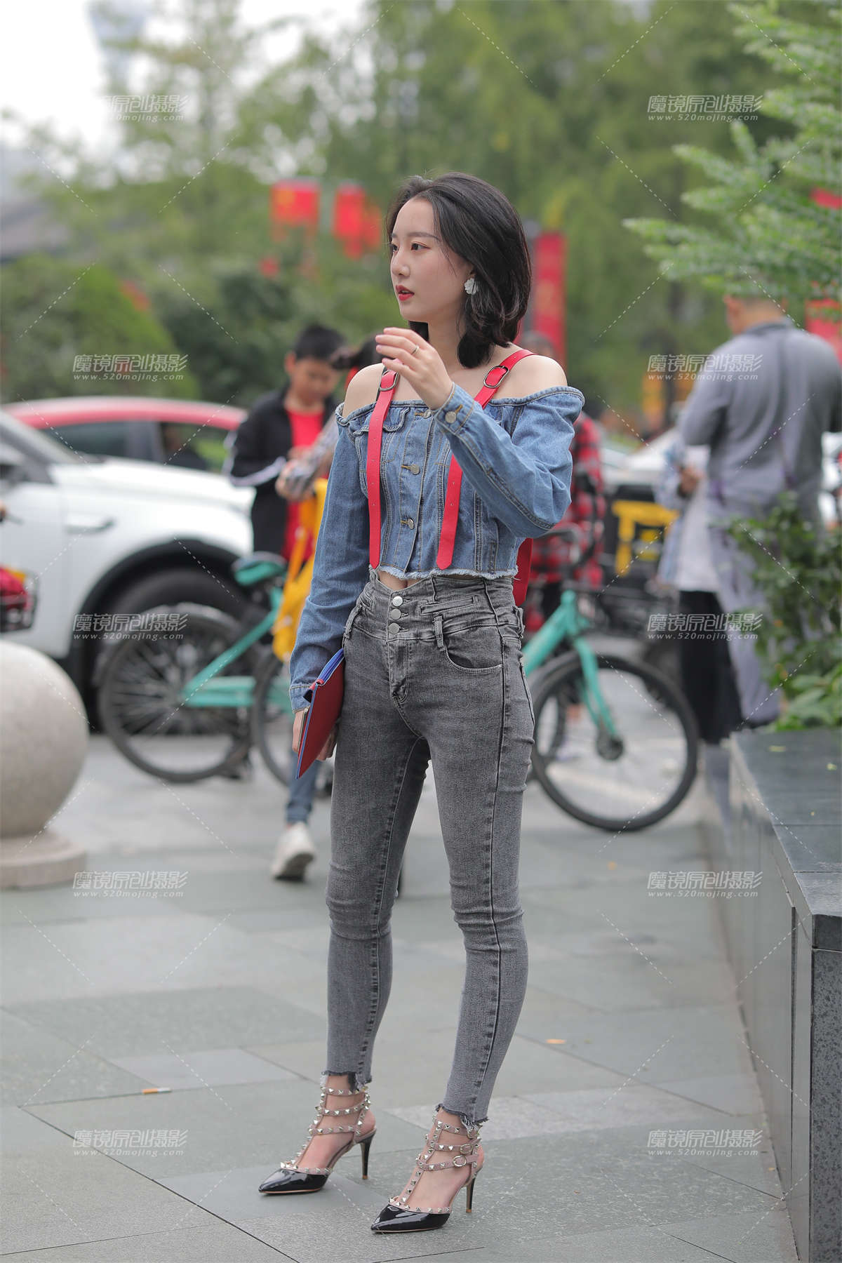 漂亮的牛仔女孩-日更街拍